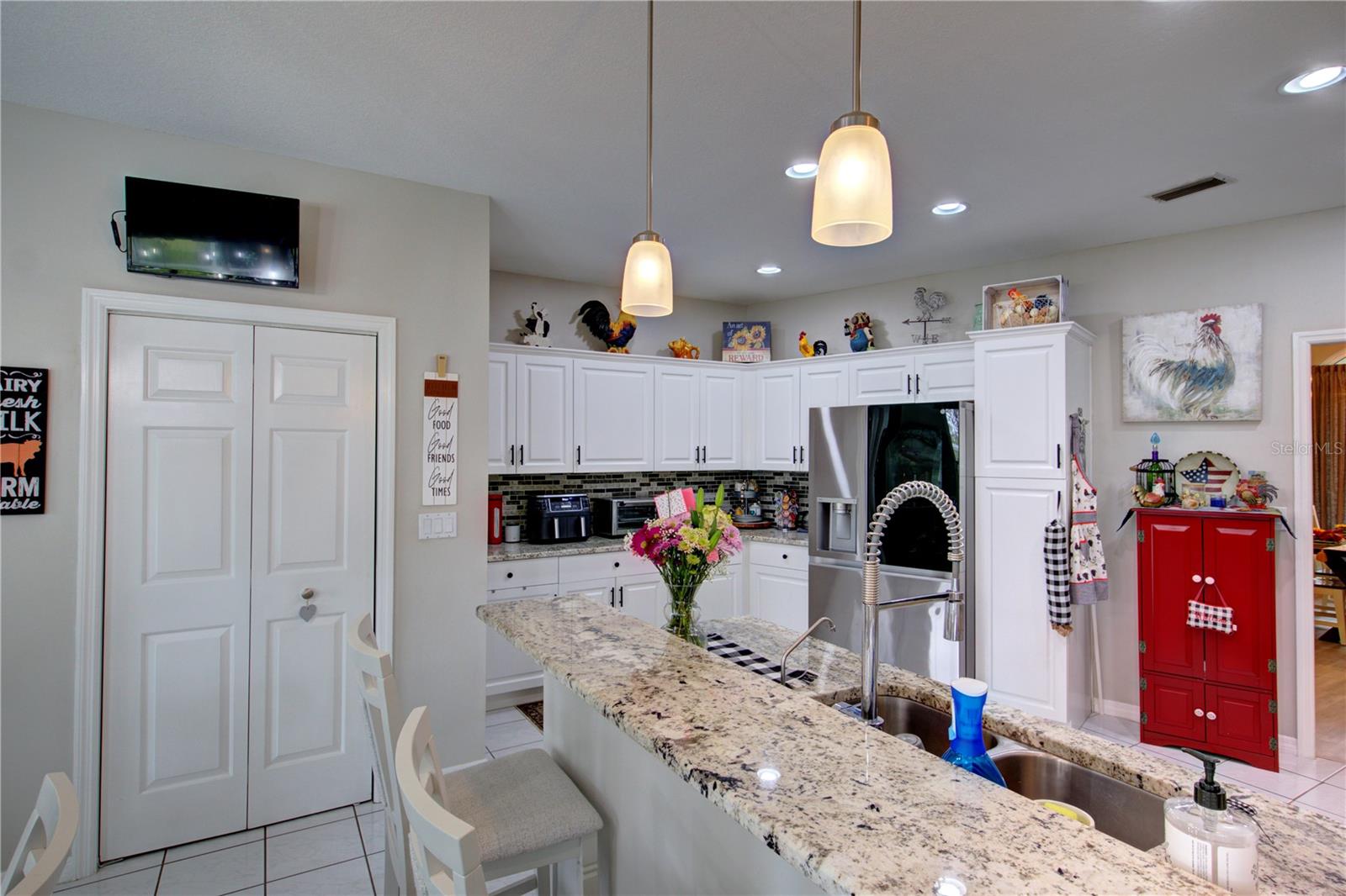 5725 WEDGEFIELD DR, ZEPHYRHILLS, FL, 33541