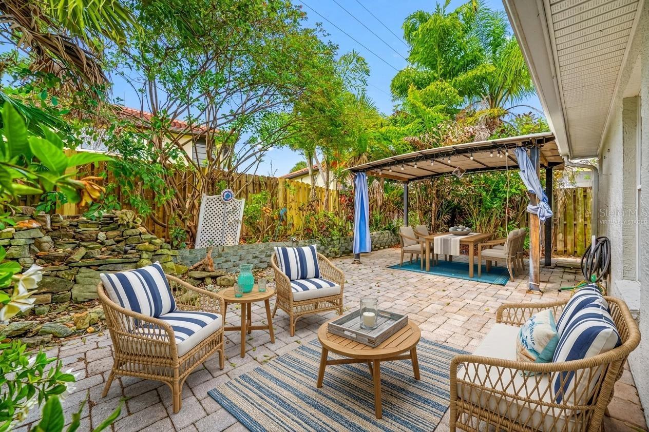 2565 ESTANCIA BLVD, CLEARWATER, FL, 33761