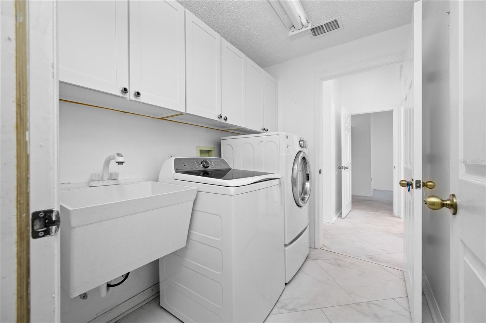 2565 ESTANCIA BLVD, CLEARWATER, FL, 33761