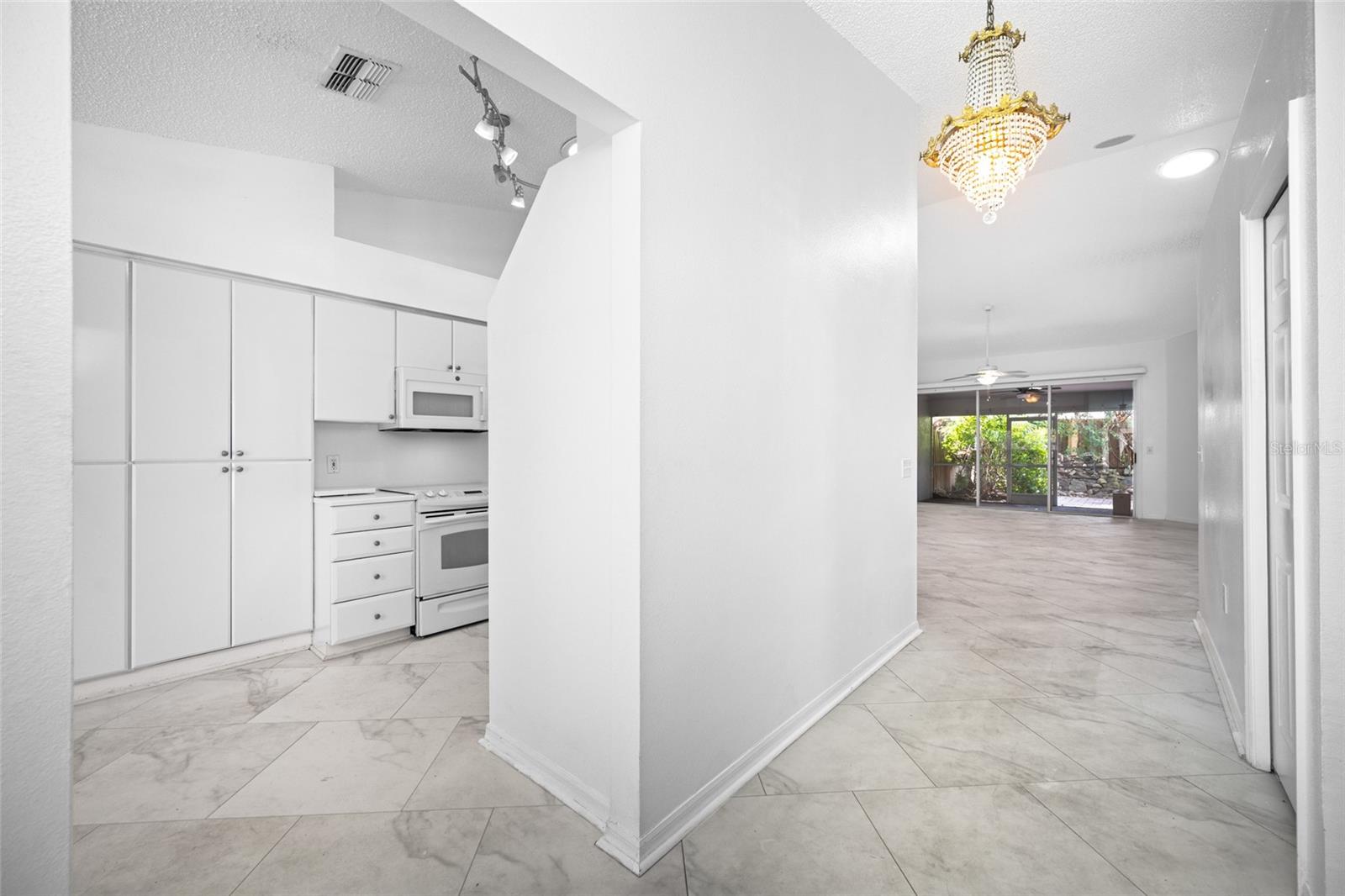 2565 ESTANCIA BLVD, CLEARWATER, FL, 33761