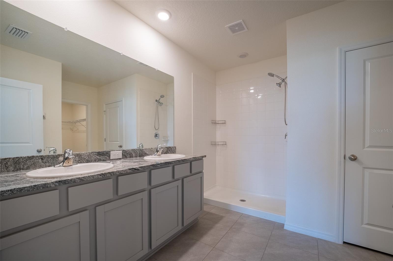 8318 CLAW GLADES LOOP, WESLEY CHAPEL, FL, 33545
