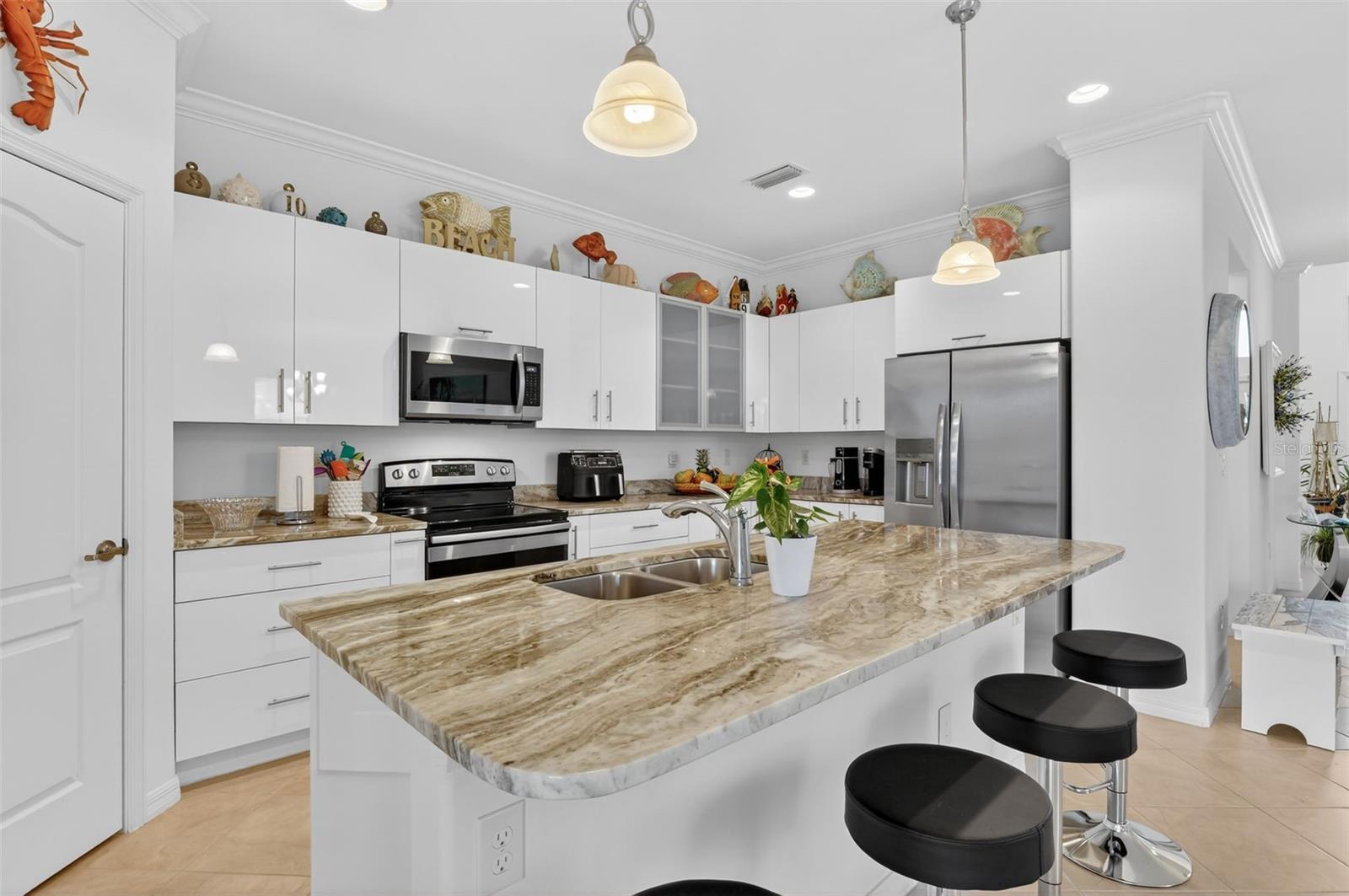 3535 DANDOLO CIR, CAPE CORAL, FL, 33909