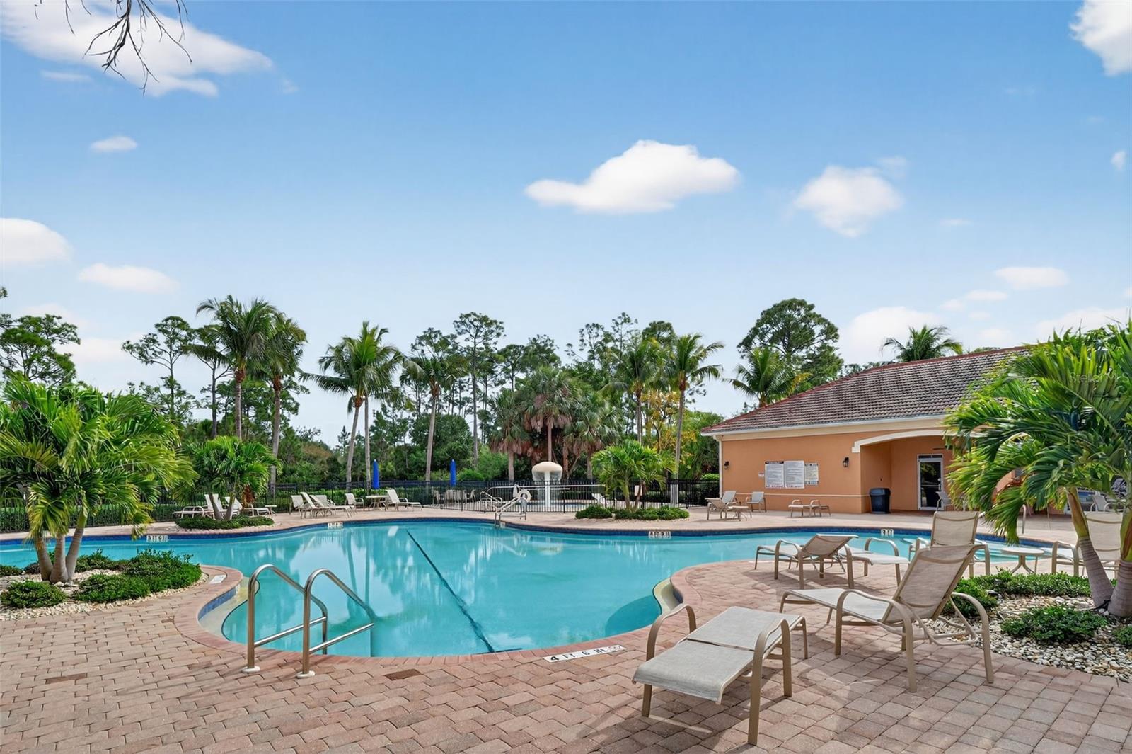 3535 DANDOLO CIR, CAPE CORAL, FL, 33909