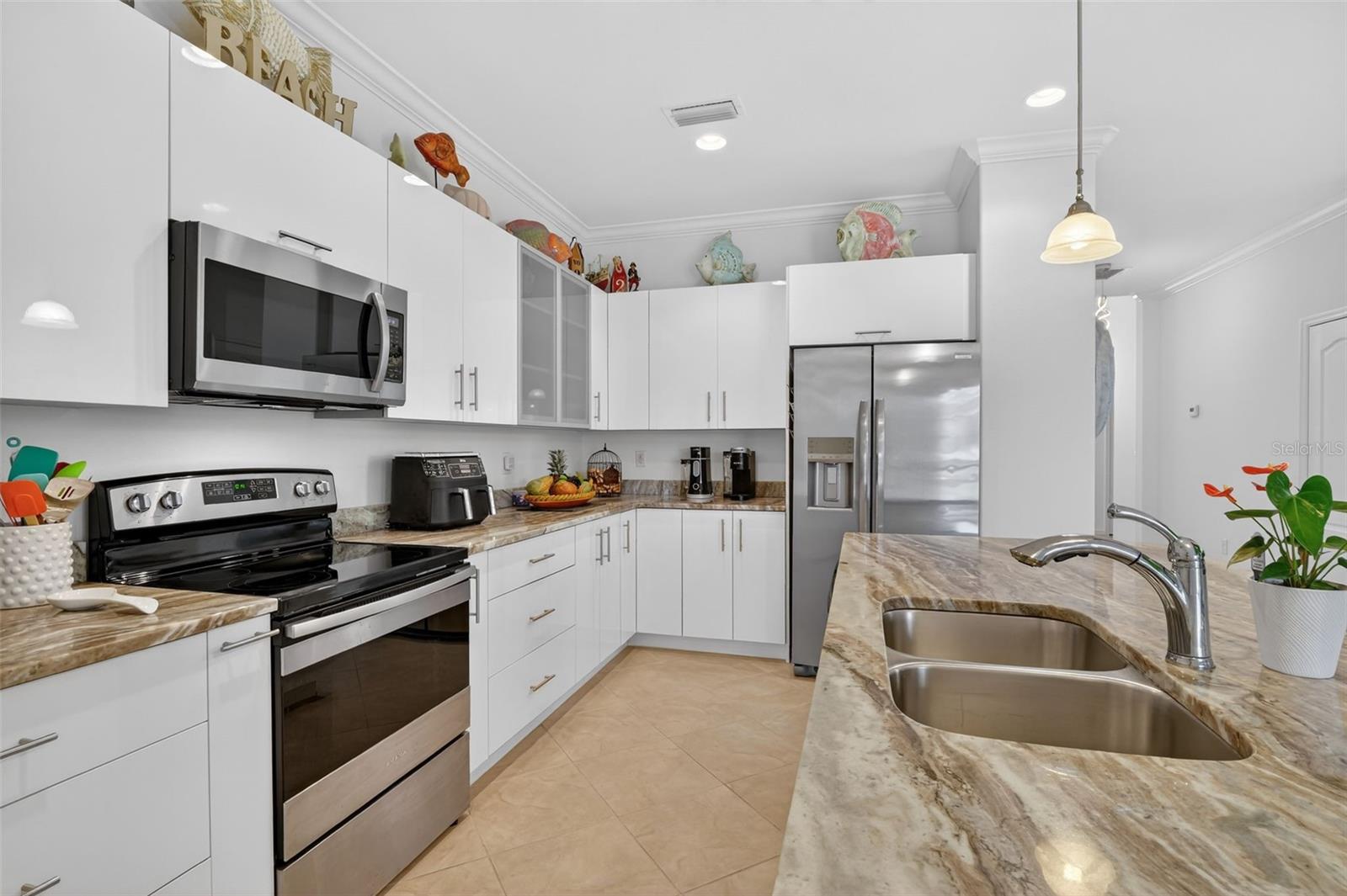 3535 DANDOLO CIR, CAPE CORAL, FL, 33909