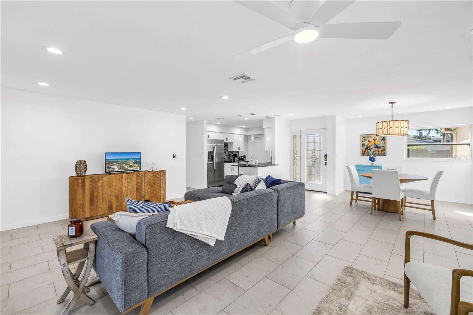 111 WHISPERING SANDS CIR #V38, SARASOTA, FL, 34242