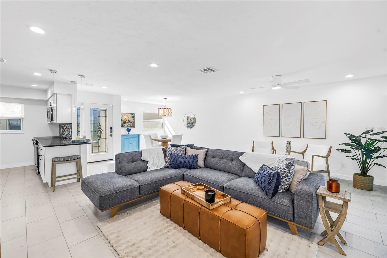 111 WHISPERING SANDS CIR #V38, SARASOTA, FL, 34242