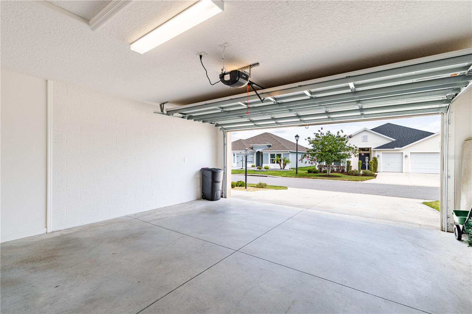 805 HUBBARD LOOP, THE VILLAGES, FL, 32163