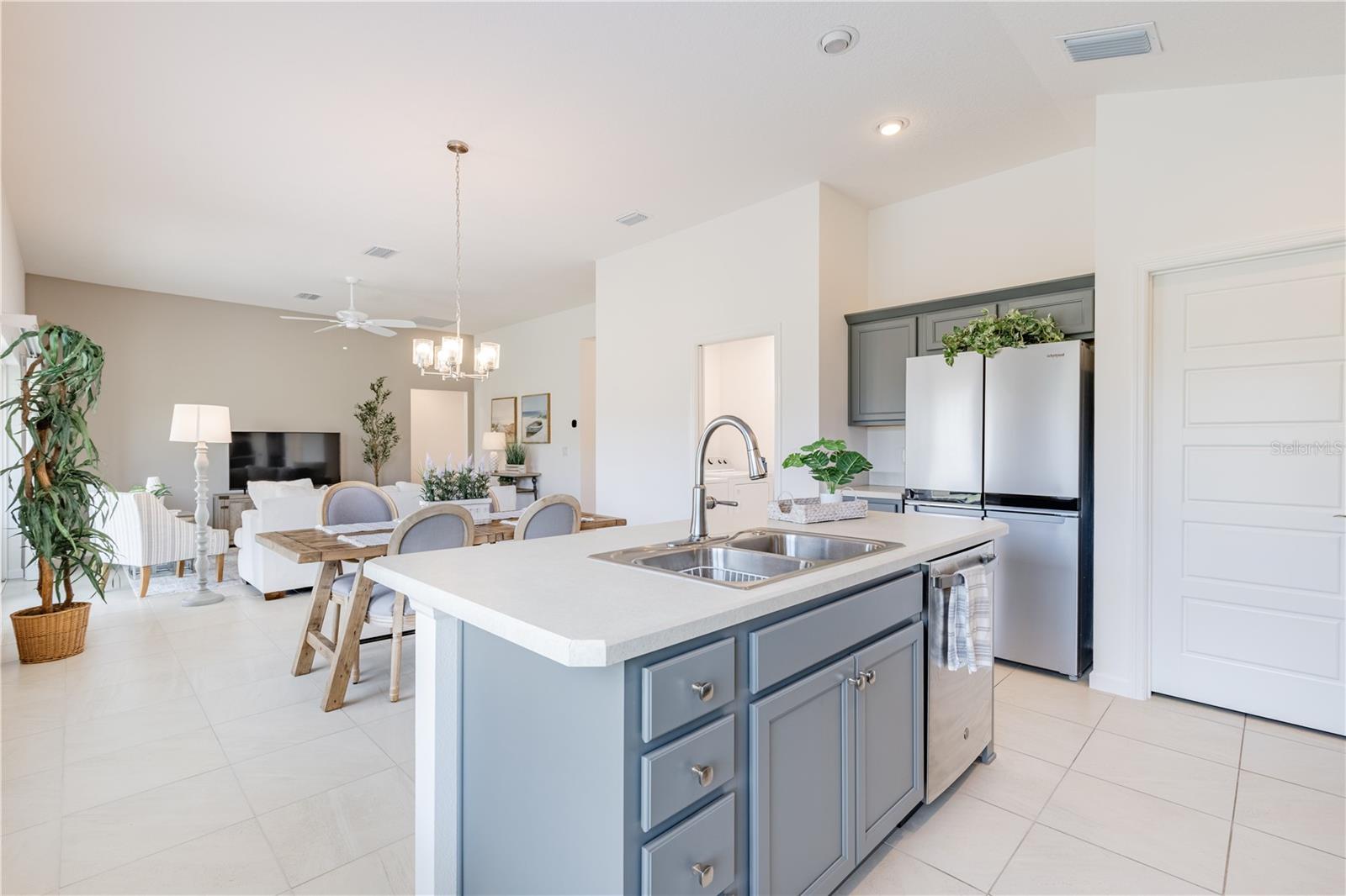 805 HUBBARD LOOP, THE VILLAGES, FL, 32163