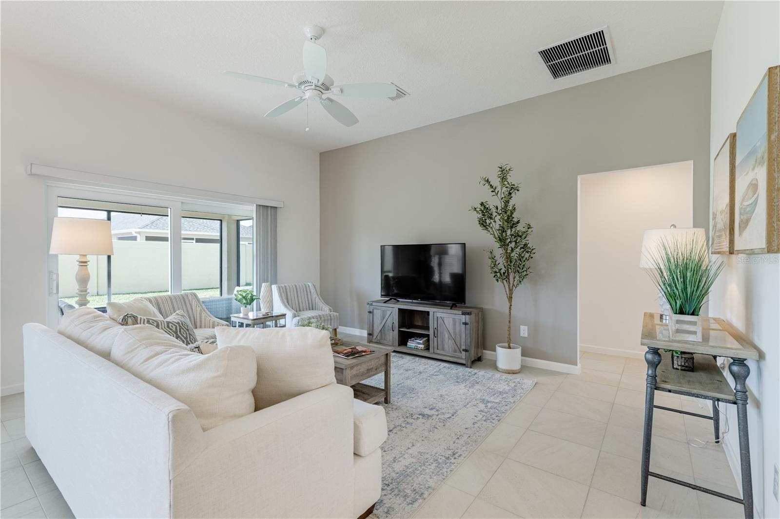 805 HUBBARD LOOP, THE VILLAGES, FL, 32163