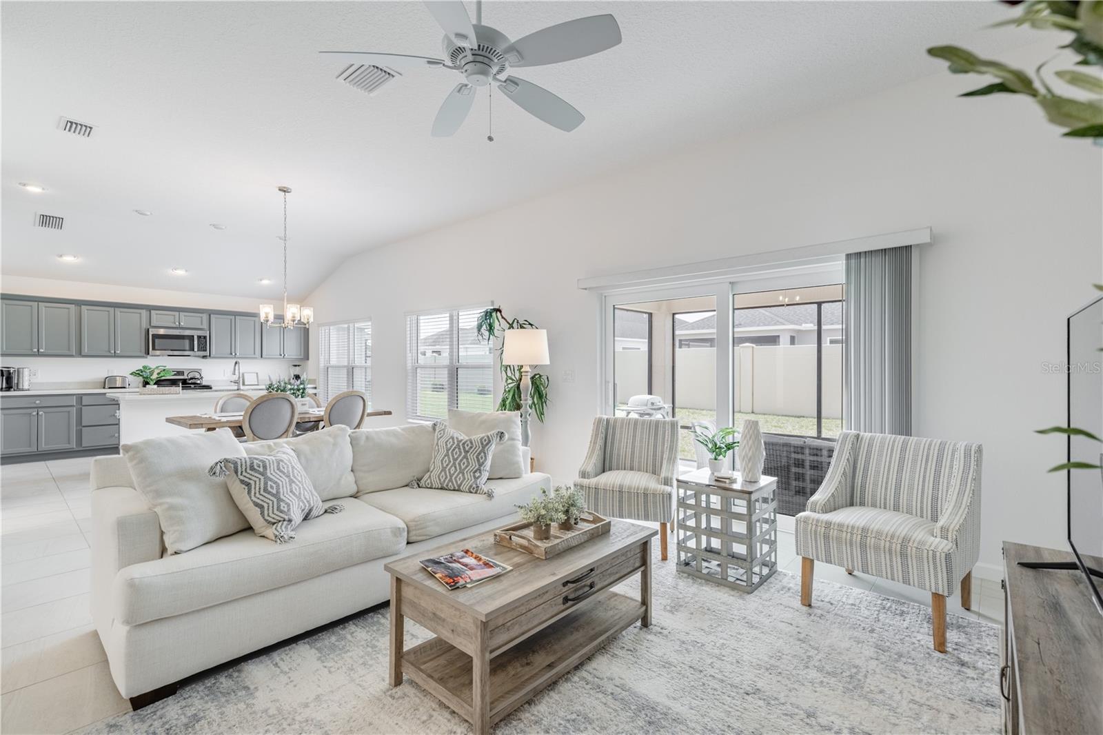 805 HUBBARD LOOP, THE VILLAGES, FL, 32163