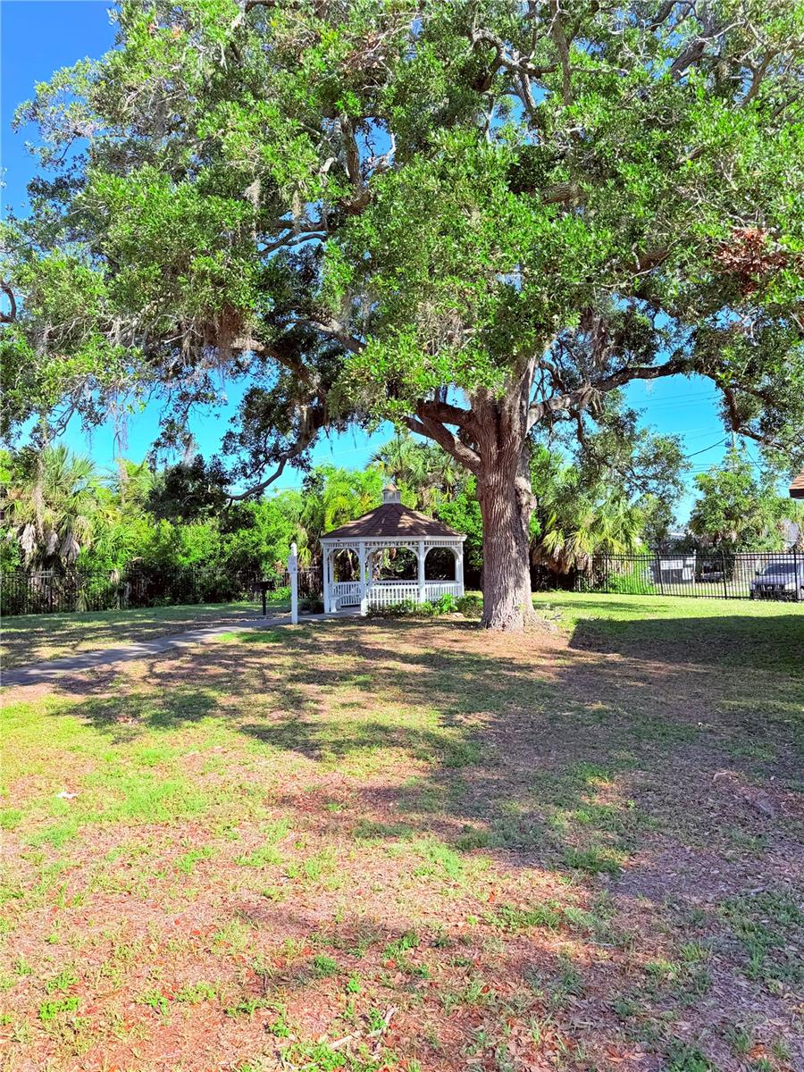 2710 46TH AVENUE DR W, BRADENTON, FL, 34207