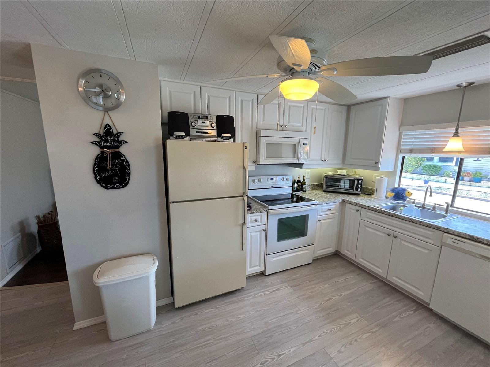 533 CERVINA DR N, VENICE, FL, 34285