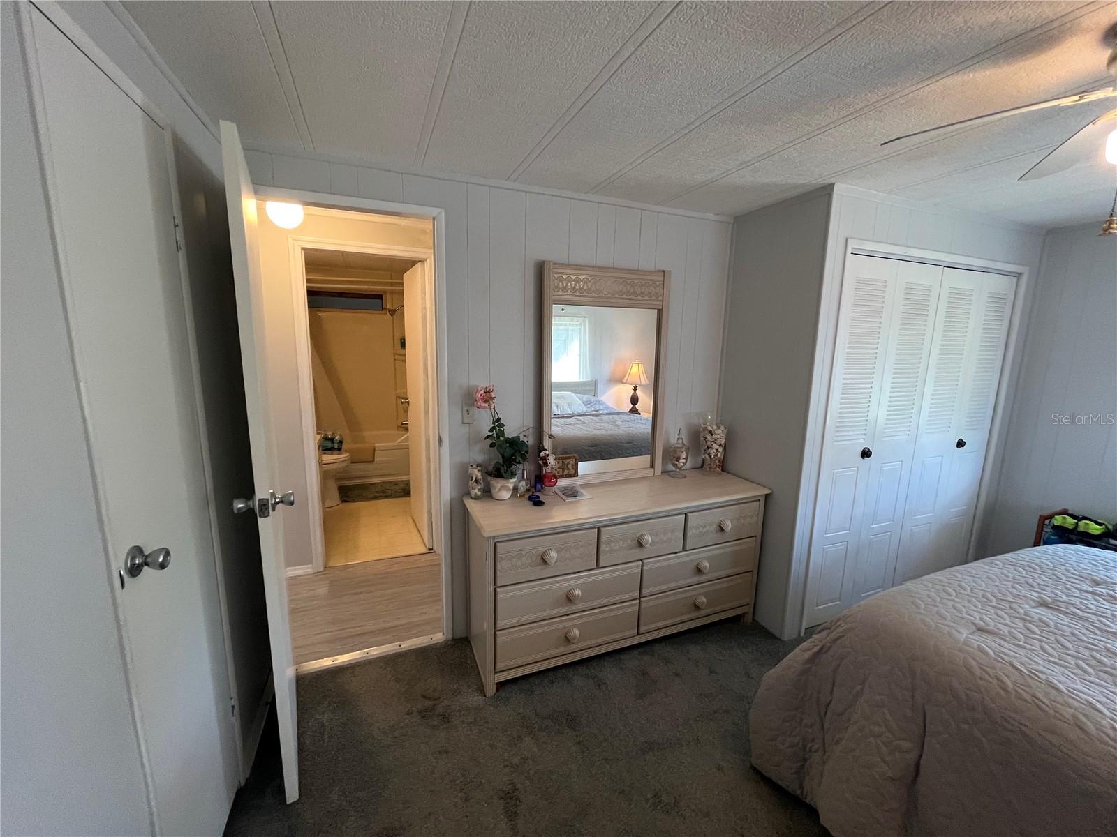 533 CERVINA DR N, VENICE, FL, 34285