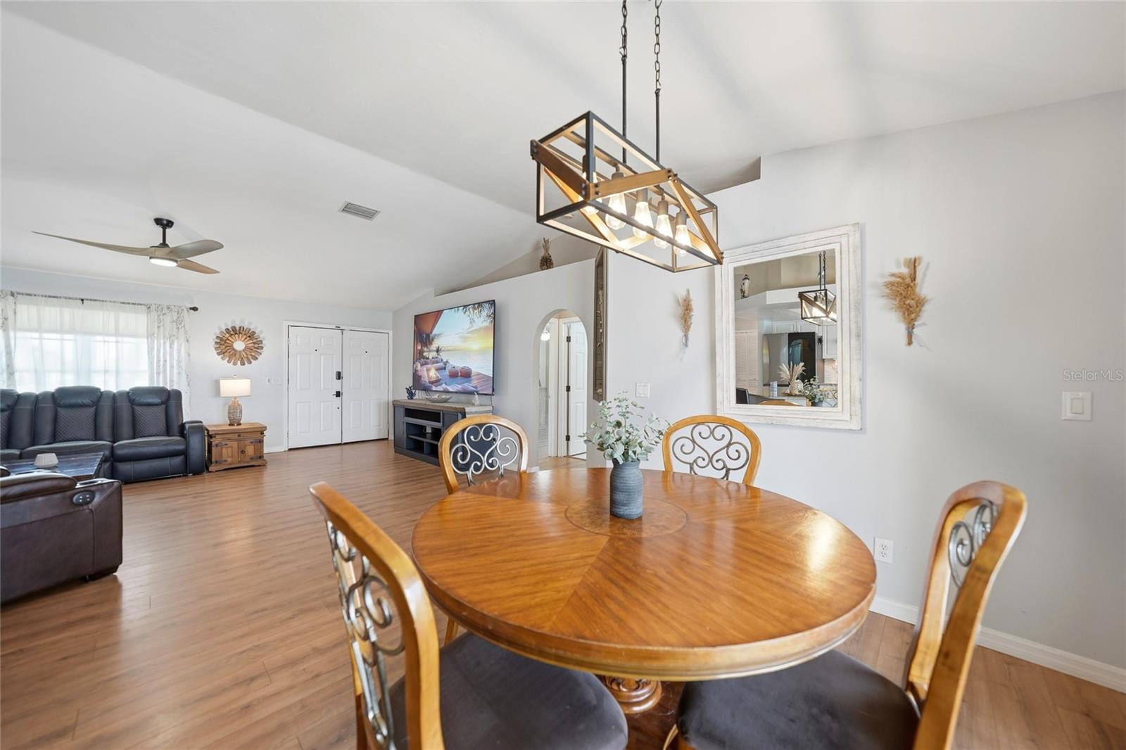 515 GLEASON PKWY, CAPE CORAL, FL, 33914