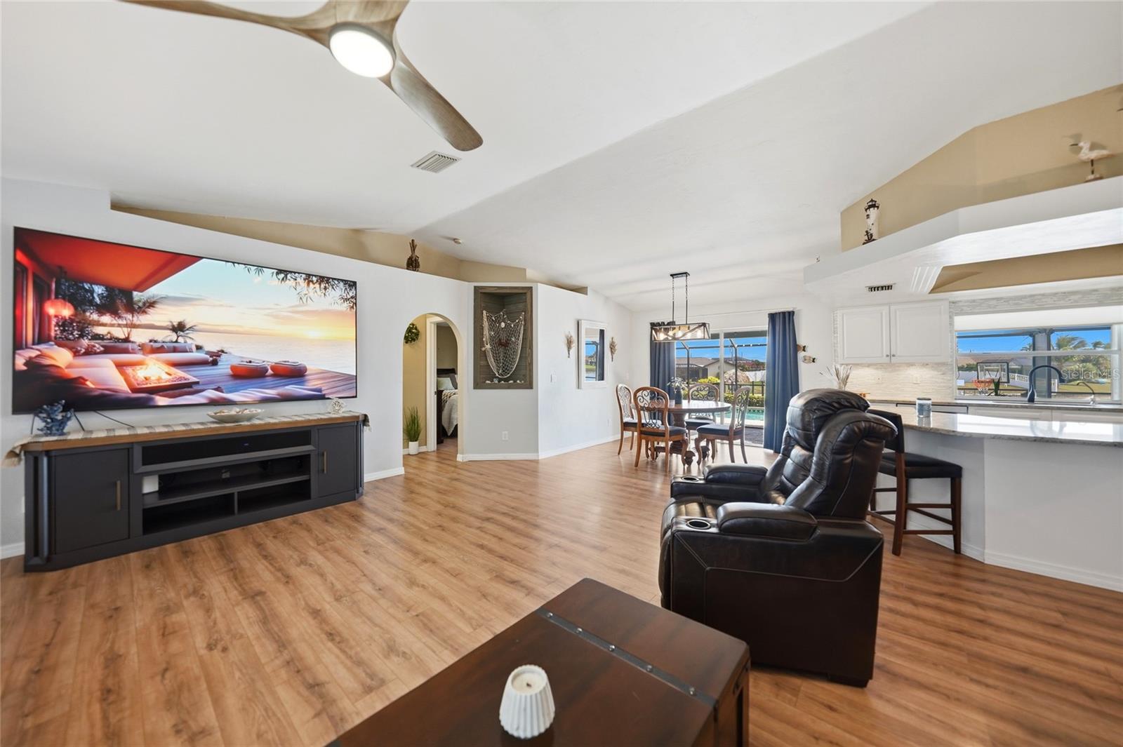 515 GLEASON PKWY, CAPE CORAL, FL, 33914