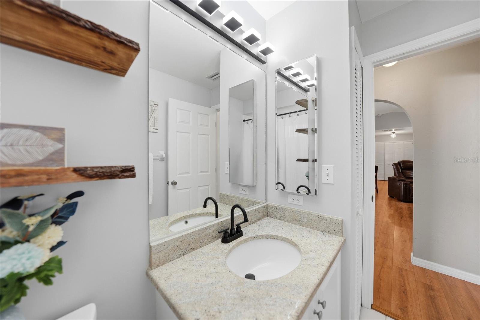515 GLEASON PKWY, CAPE CORAL, FL, 33914