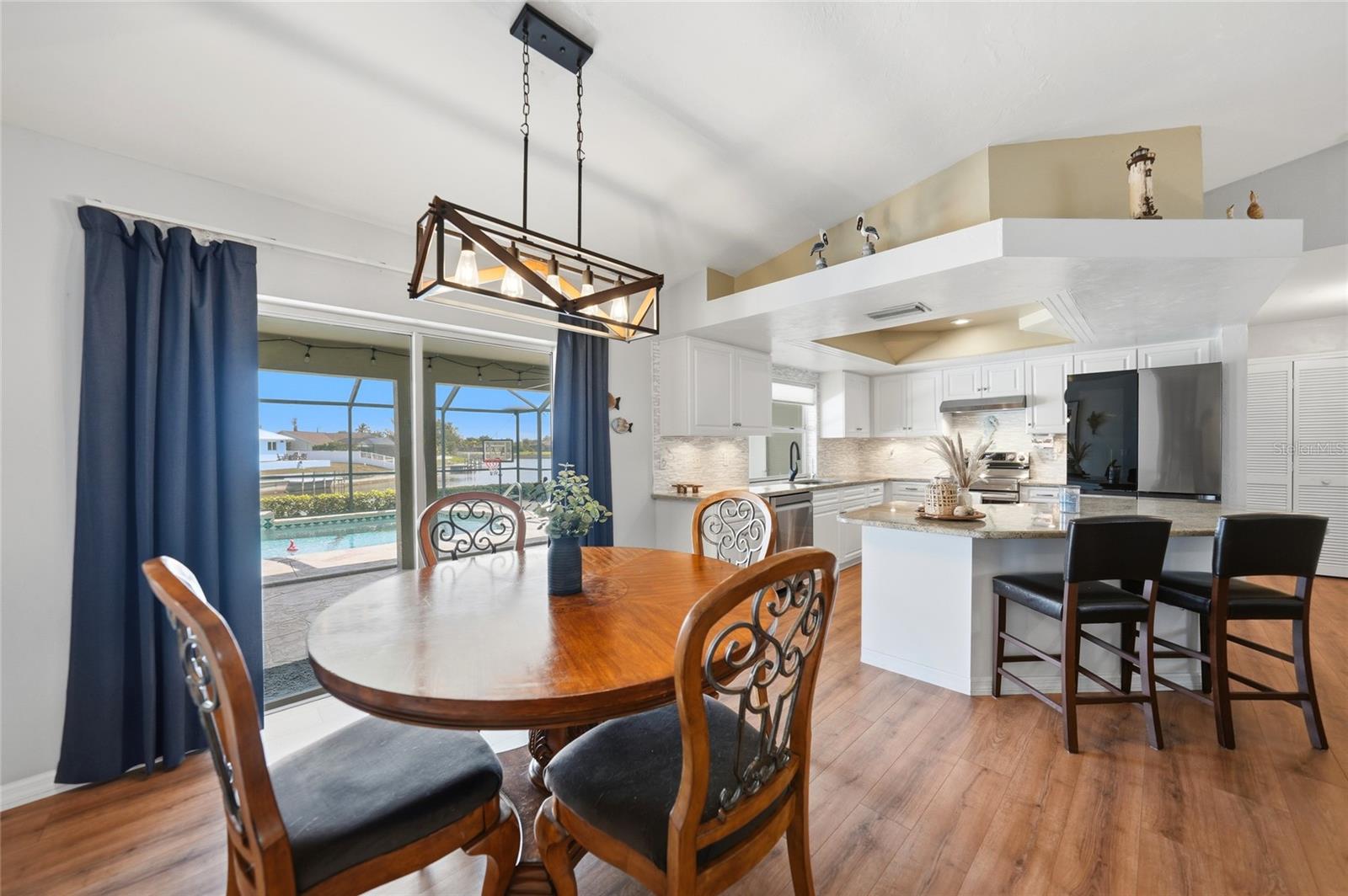515 GLEASON PKWY, CAPE CORAL, FL, 33914