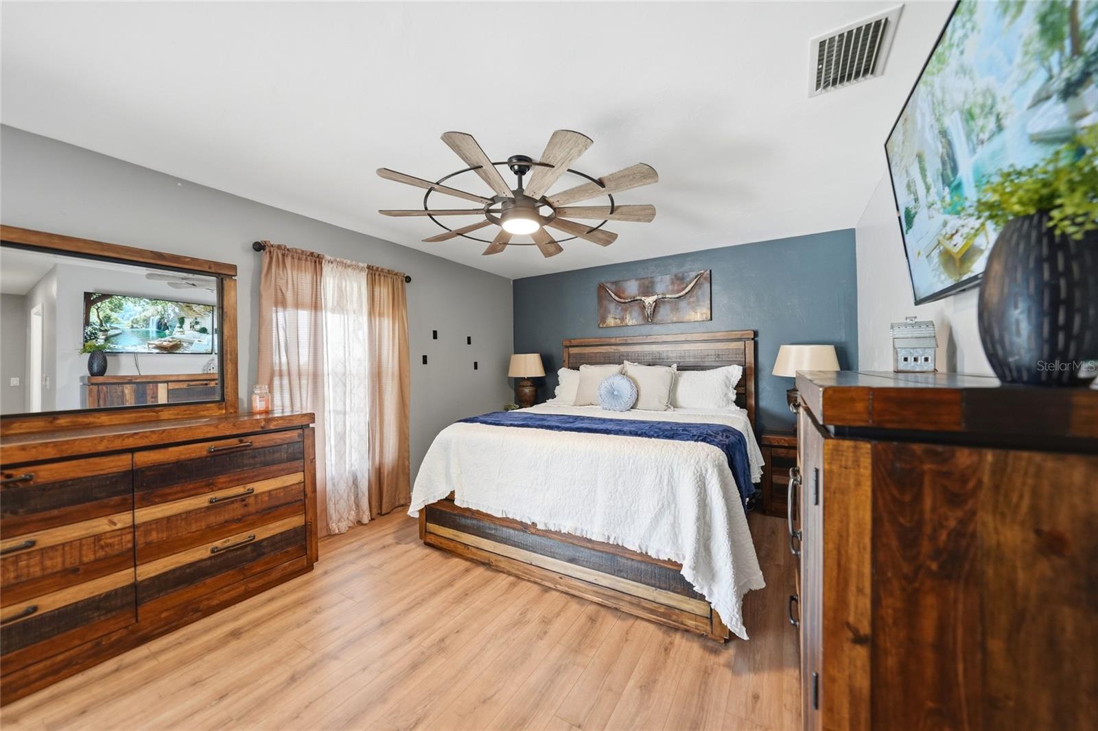 515 GLEASON PKWY, CAPE CORAL, FL, 33914