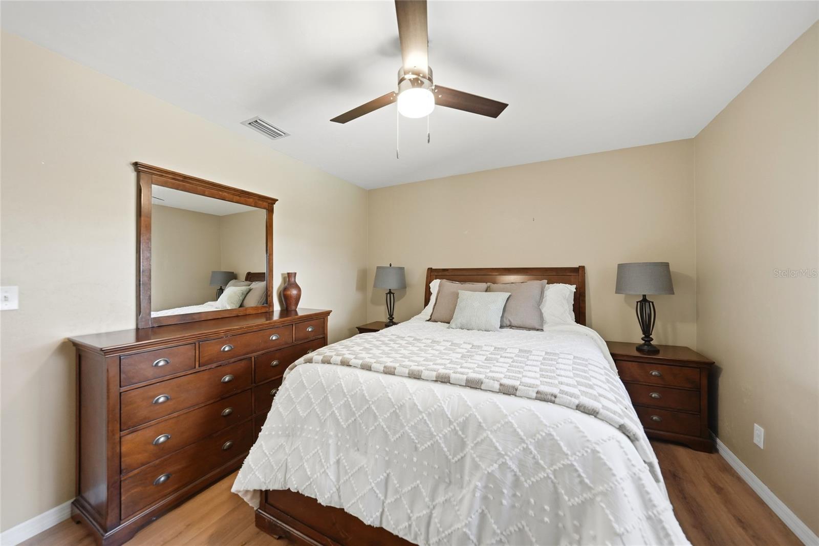 515 GLEASON PKWY, CAPE CORAL, FL, 33914