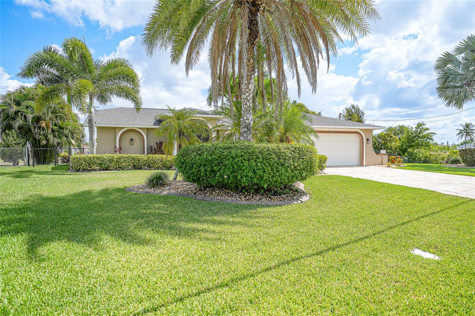515 GLEASON PKWY, CAPE CORAL, FL, 33914