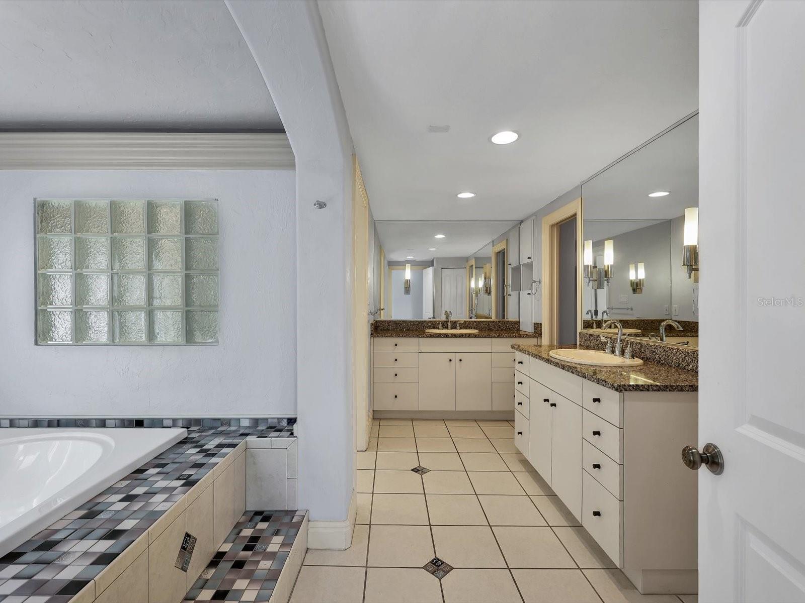 3424 TANGLEWOOD DR, SARASOTA, FL, 34239