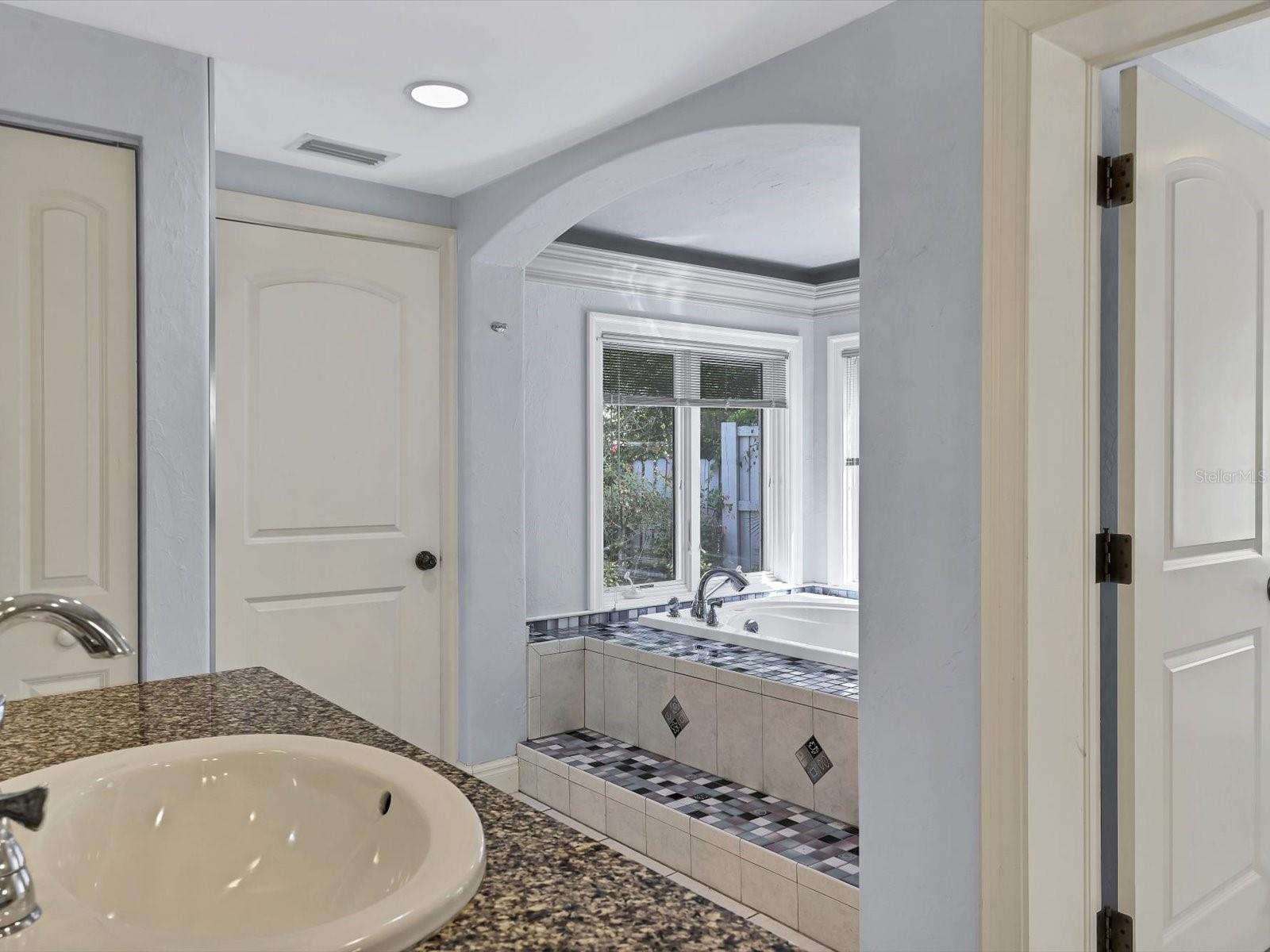 3424 TANGLEWOOD DR, SARASOTA, FL, 34239