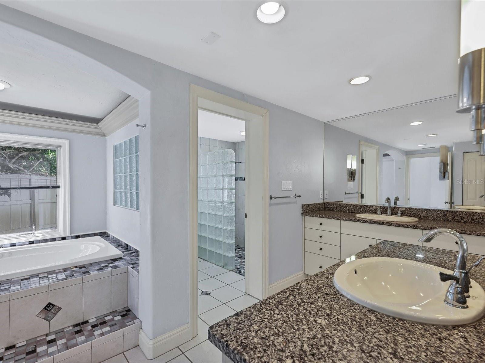 3424 TANGLEWOOD DR, SARASOTA, FL, 34239