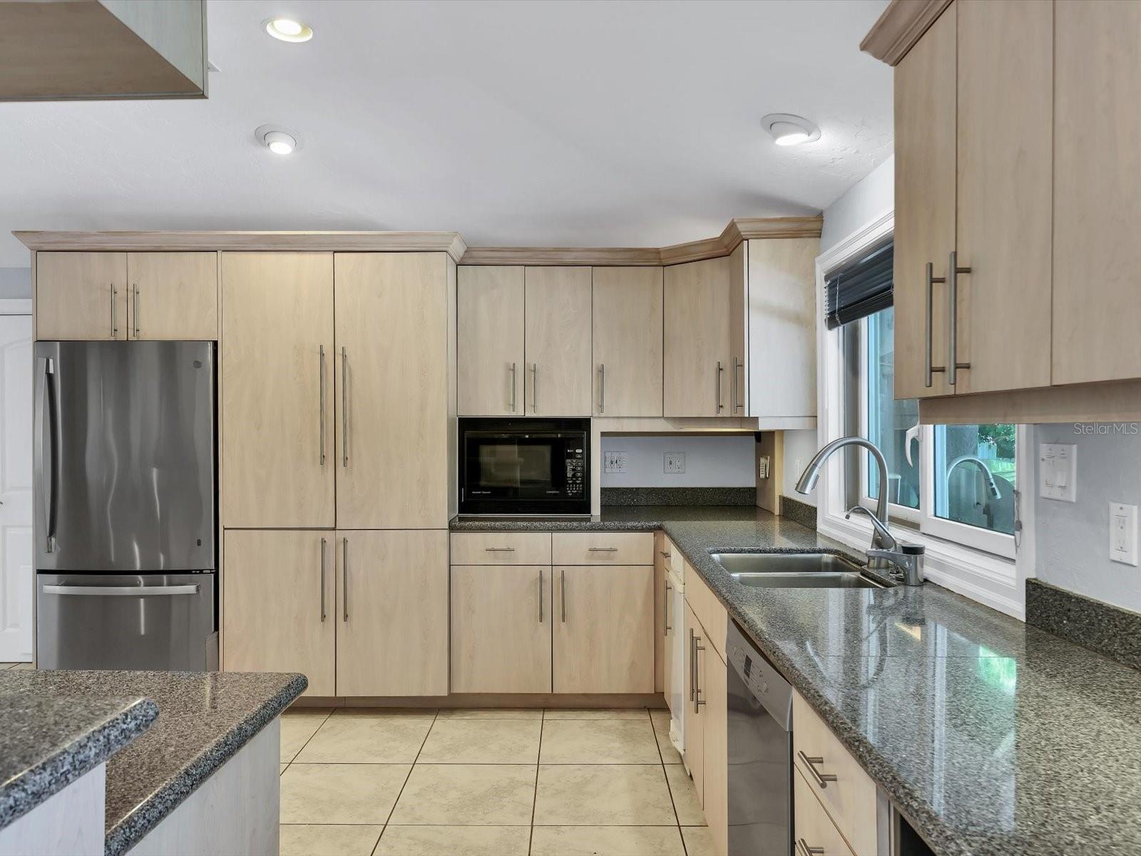 3424 TANGLEWOOD DR, SARASOTA, FL, 34239