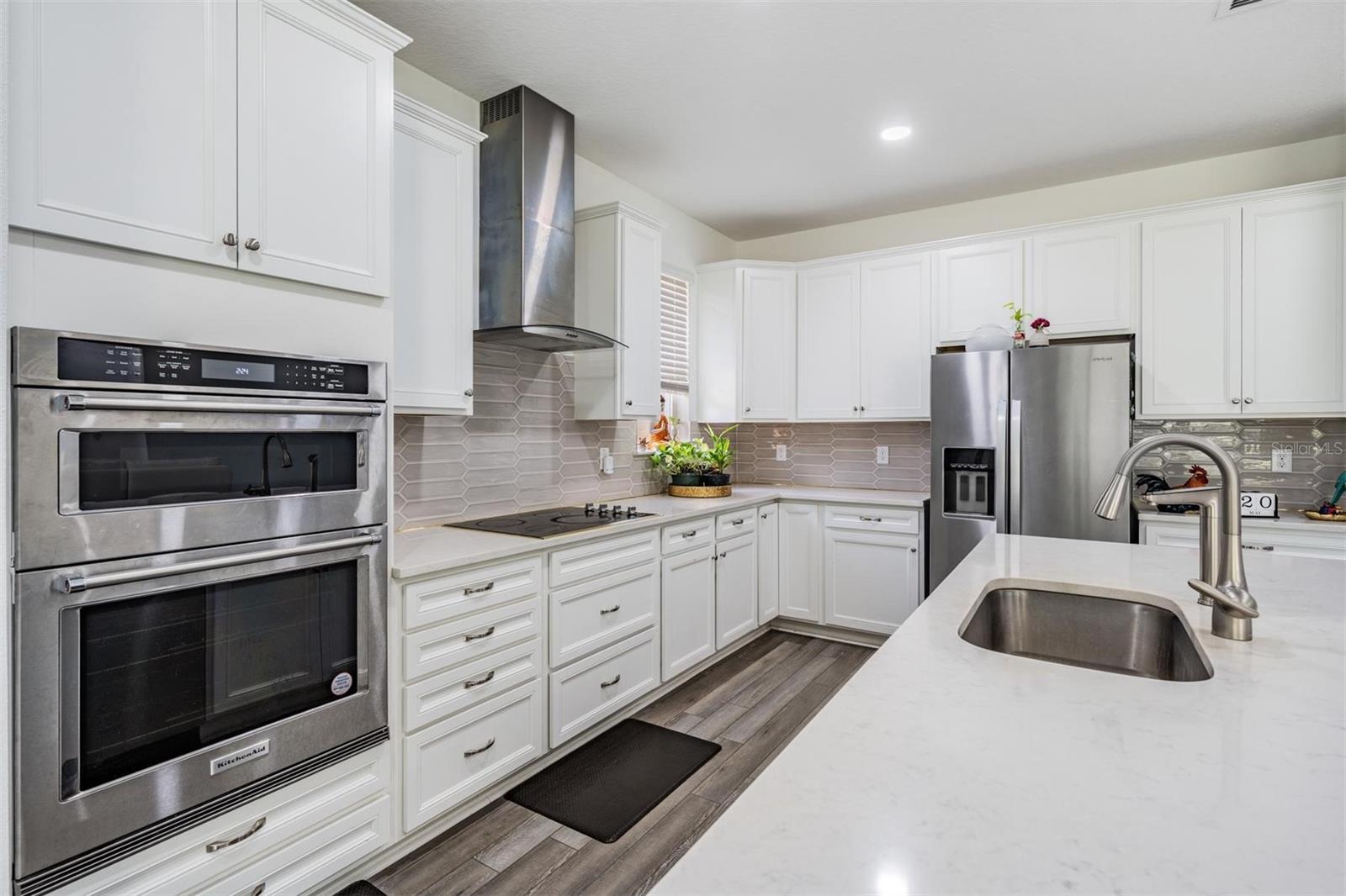9405 IBIS GROVE BLVD, WESLEY CHAPEL, FL, 33545