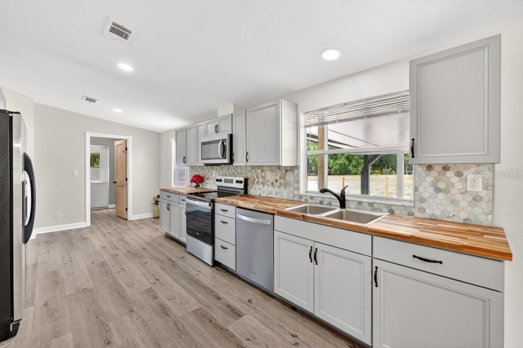 40100 JIM SCOTTS RD, LEESBURG, FL, 34788