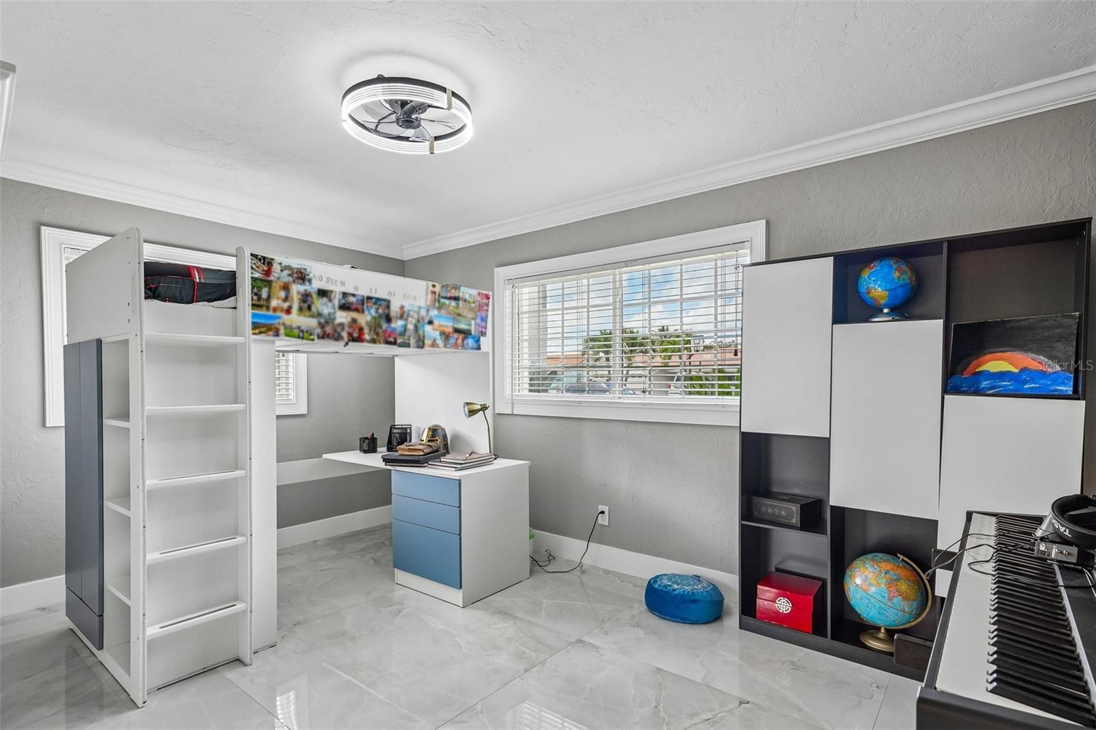 2032 MASSACHUSETTS AVE NE, ST PETERSBURG, FL, 33703