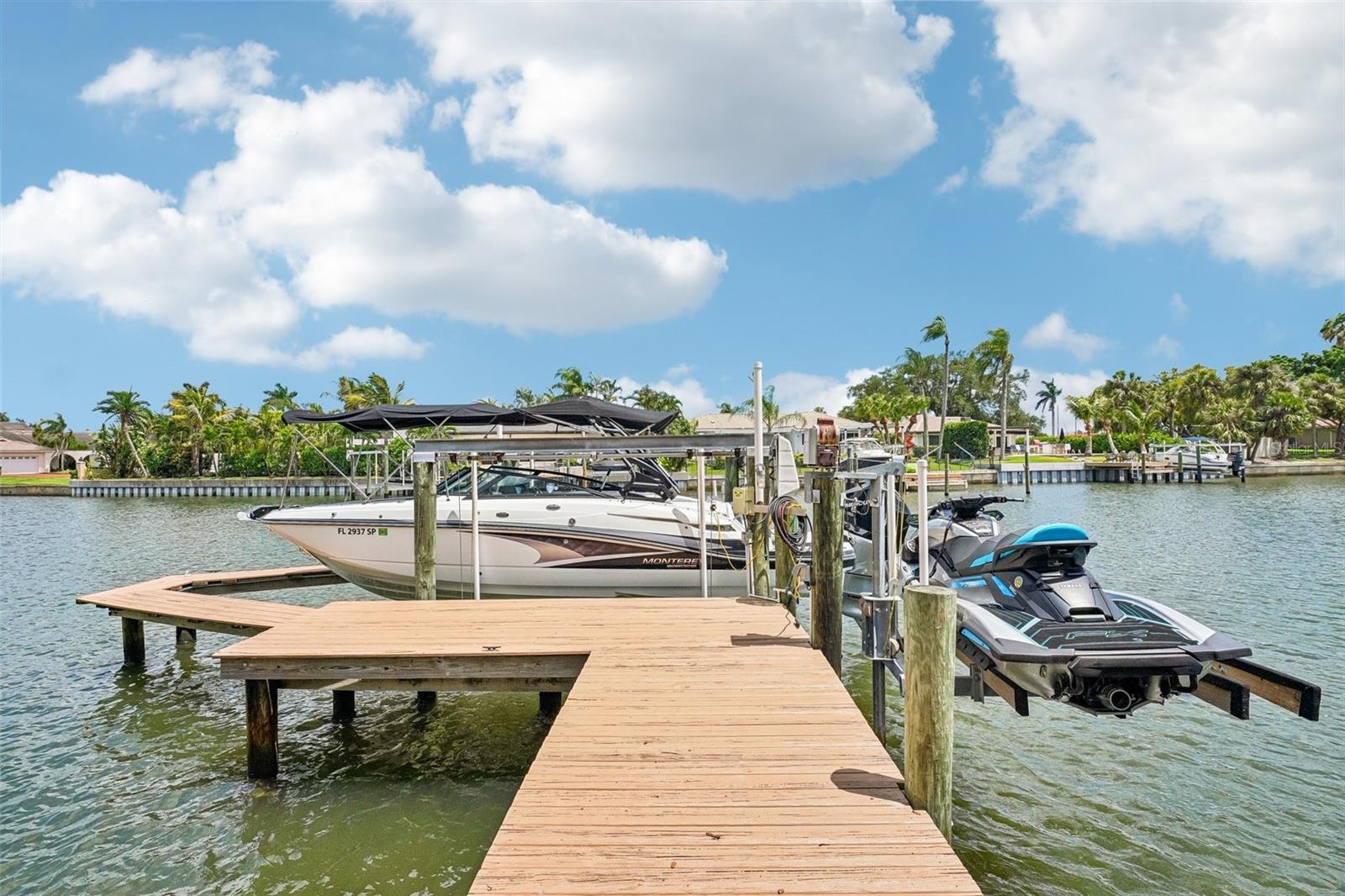 2032 MASSACHUSETTS AVE NE, ST PETERSBURG, FL, 33703
