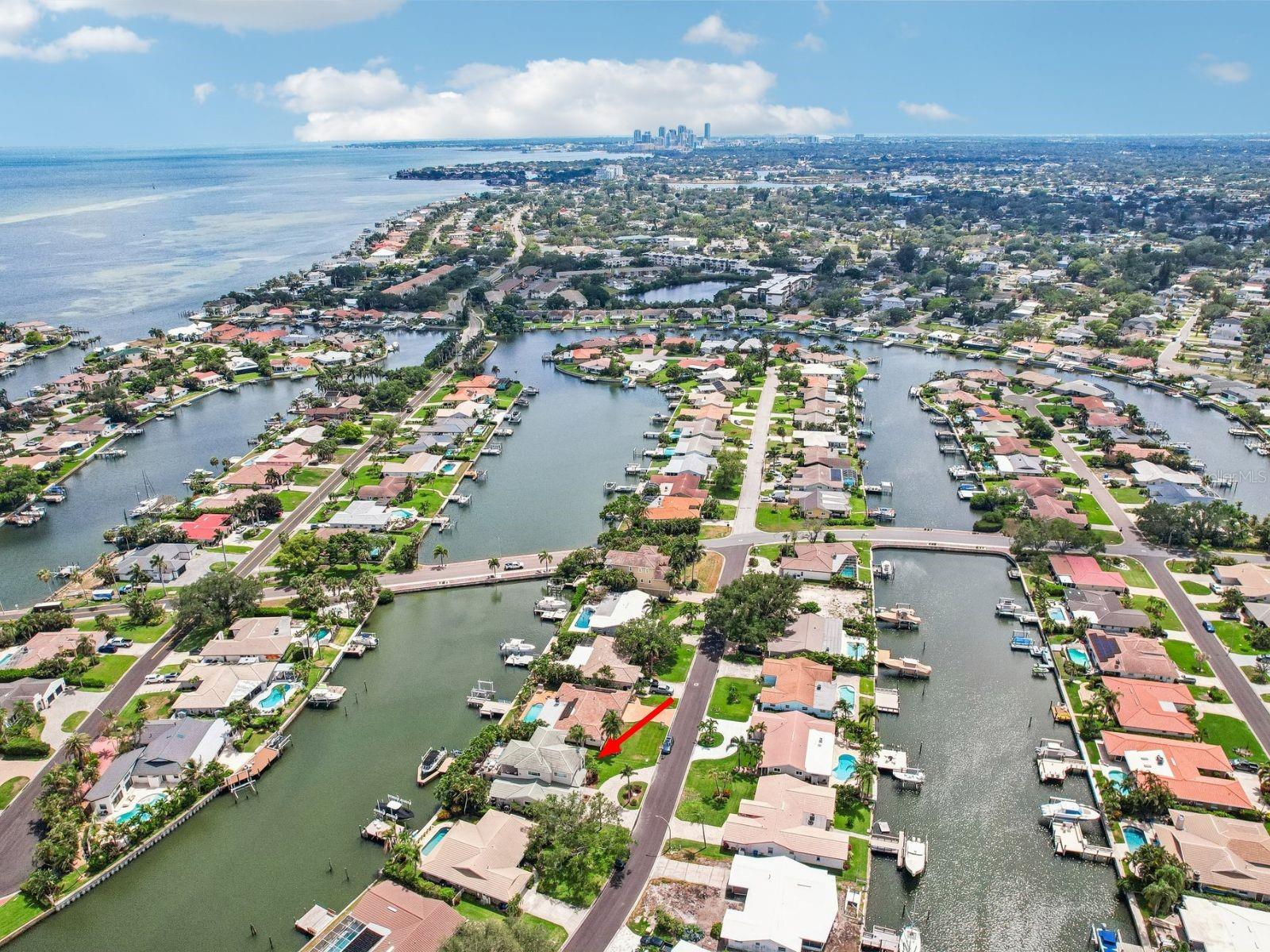 2032 MASSACHUSETTS AVE NE, ST PETERSBURG, FL, 33703
