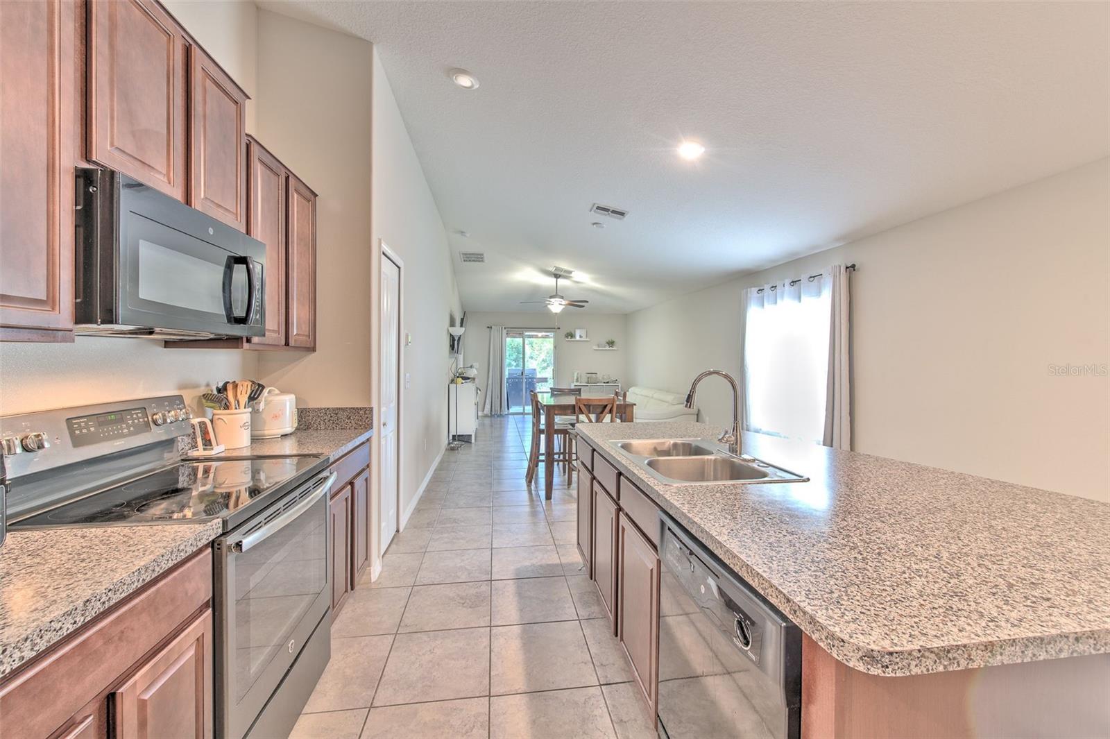 17334 WHITE MANGROVE DR, WIMAUMA, FL, 33598