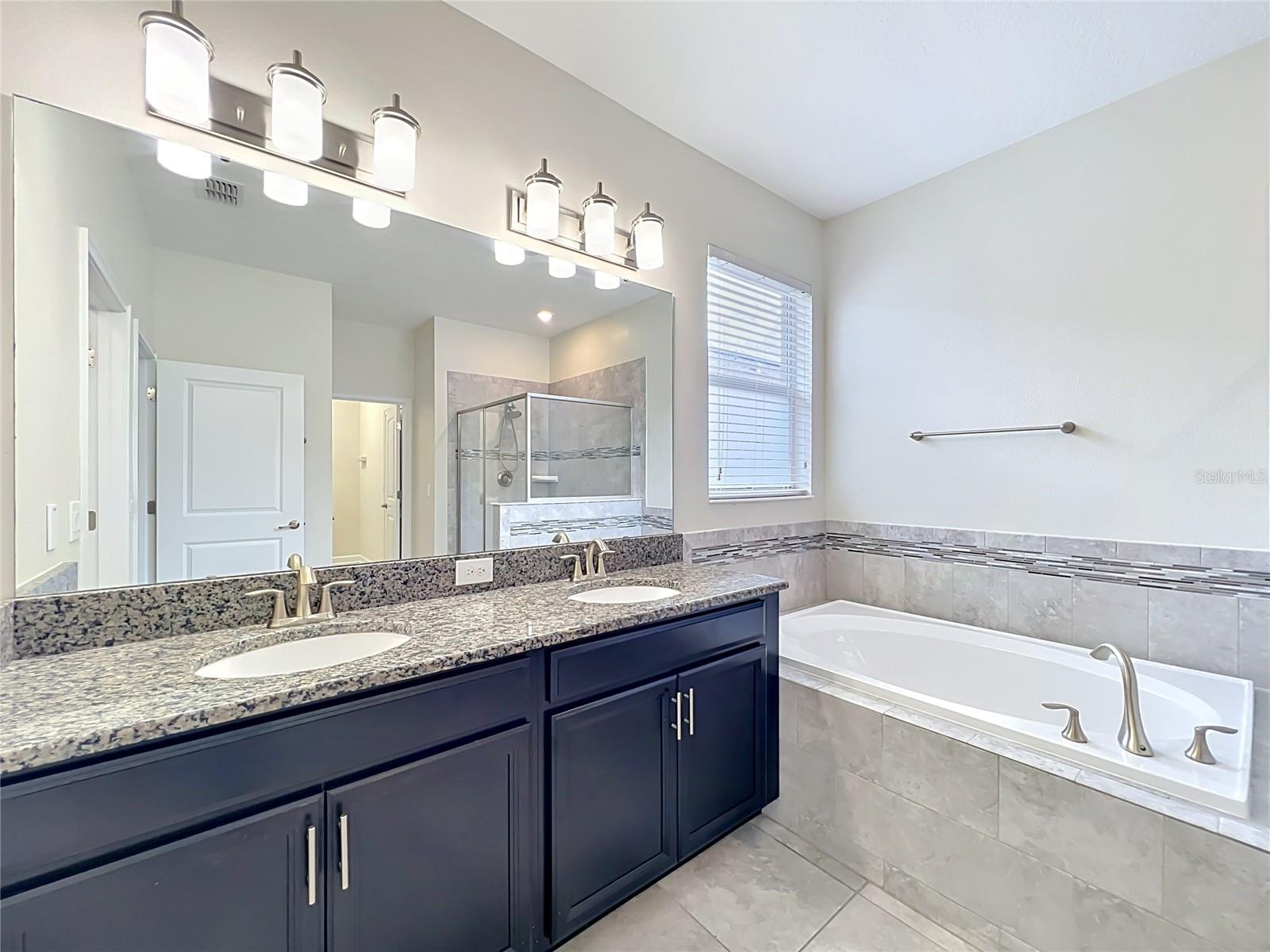 10066 LOVEGRASS LN, ORLANDO, FL, 32832