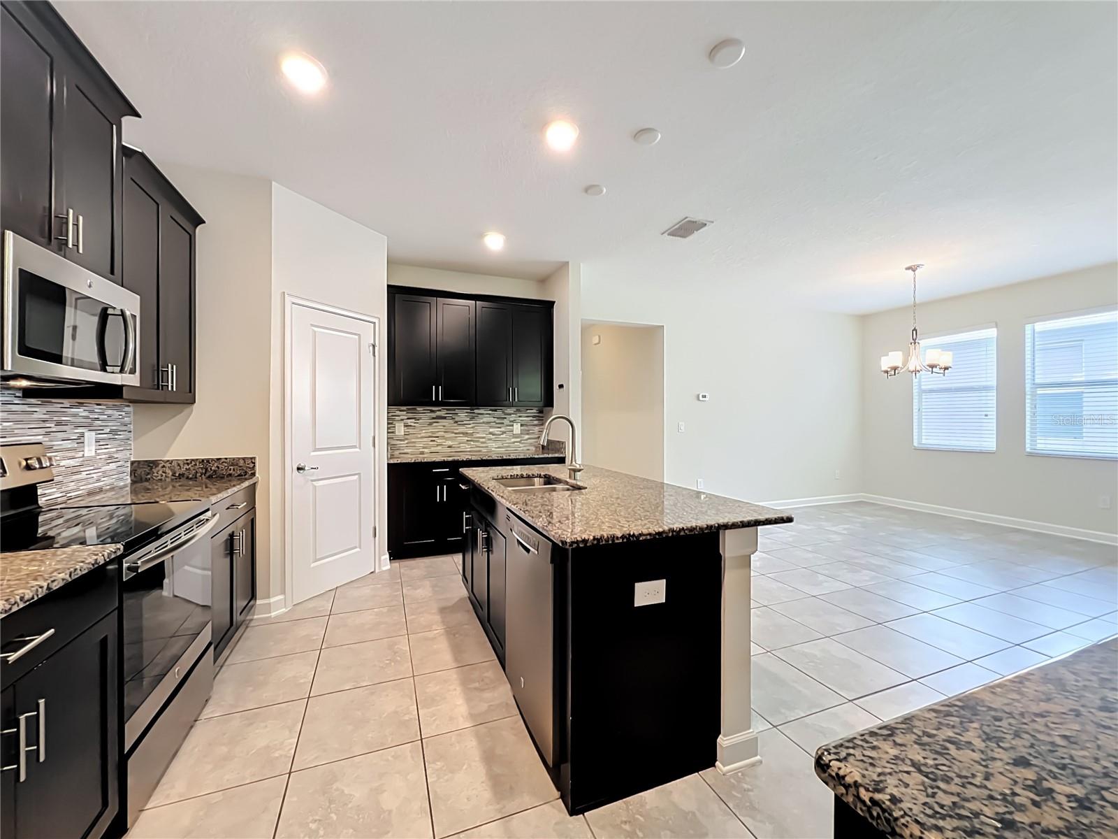 10066 LOVEGRASS LN, ORLANDO, FL, 32832