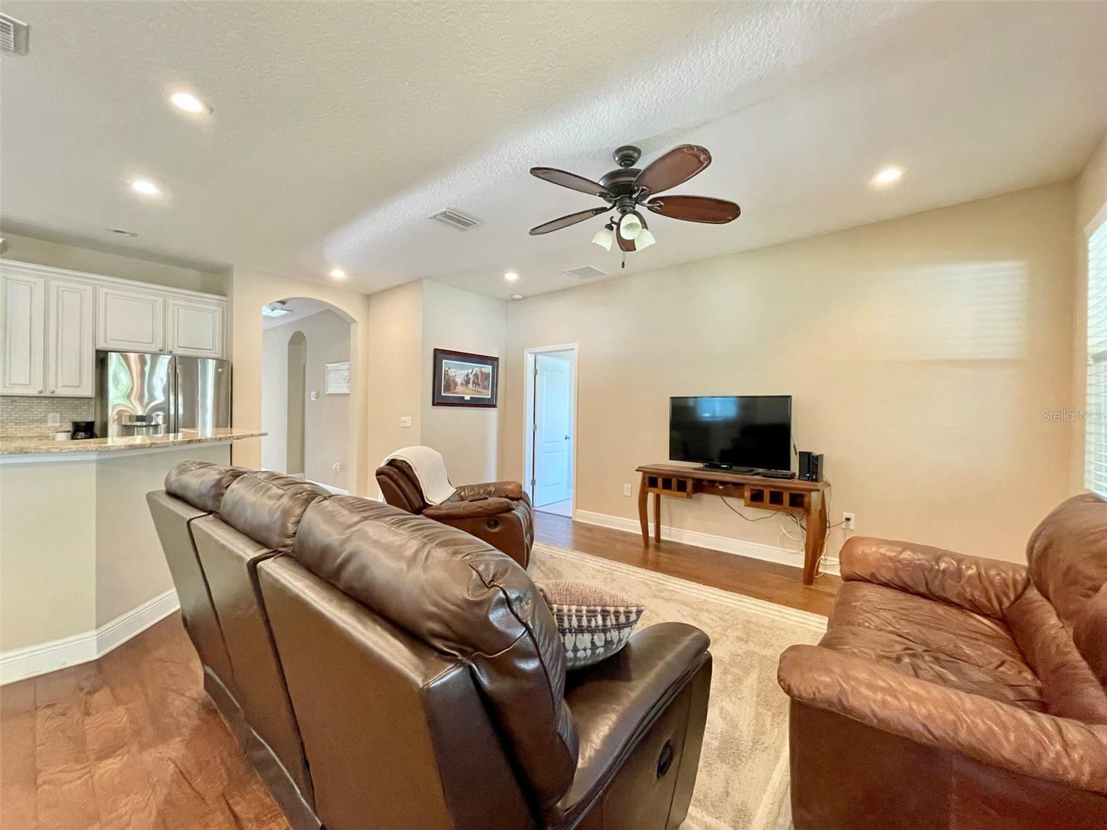 7215 S SHAMROCK RD, TAMPA, FL, 33616