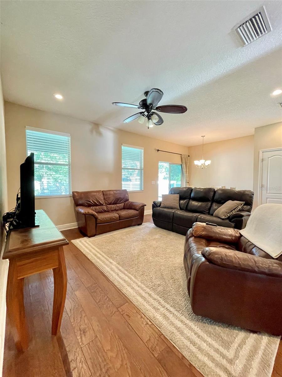 7215 S SHAMROCK RD, TAMPA, FL, 33616