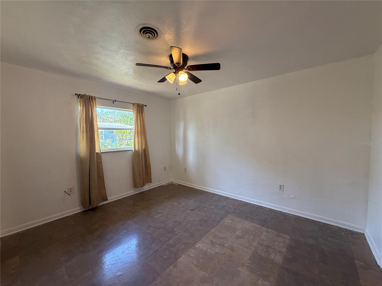 915 14TH ST E, BRADENTON, FL, 34208