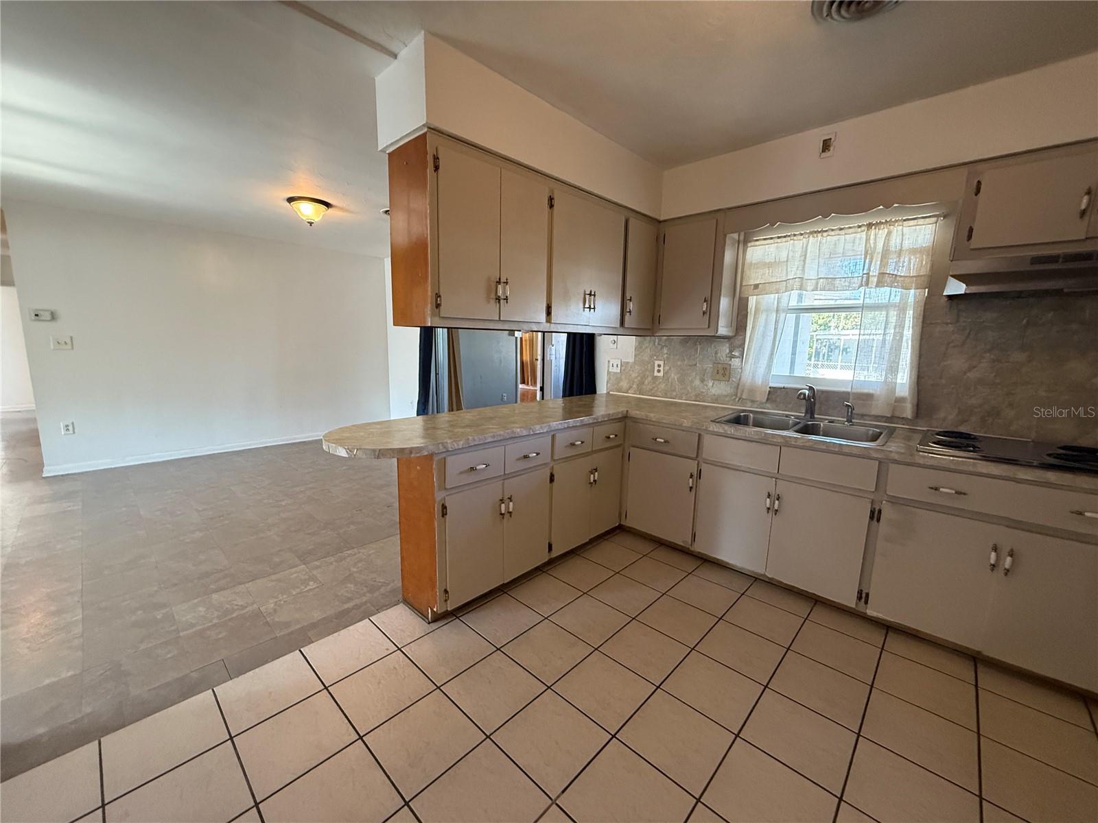 915 14TH ST E, BRADENTON, FL, 34208
