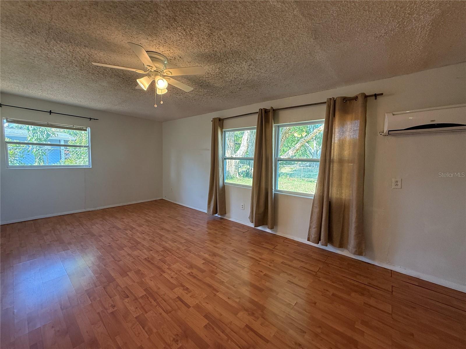 915 14TH ST E, BRADENTON, FL, 34208