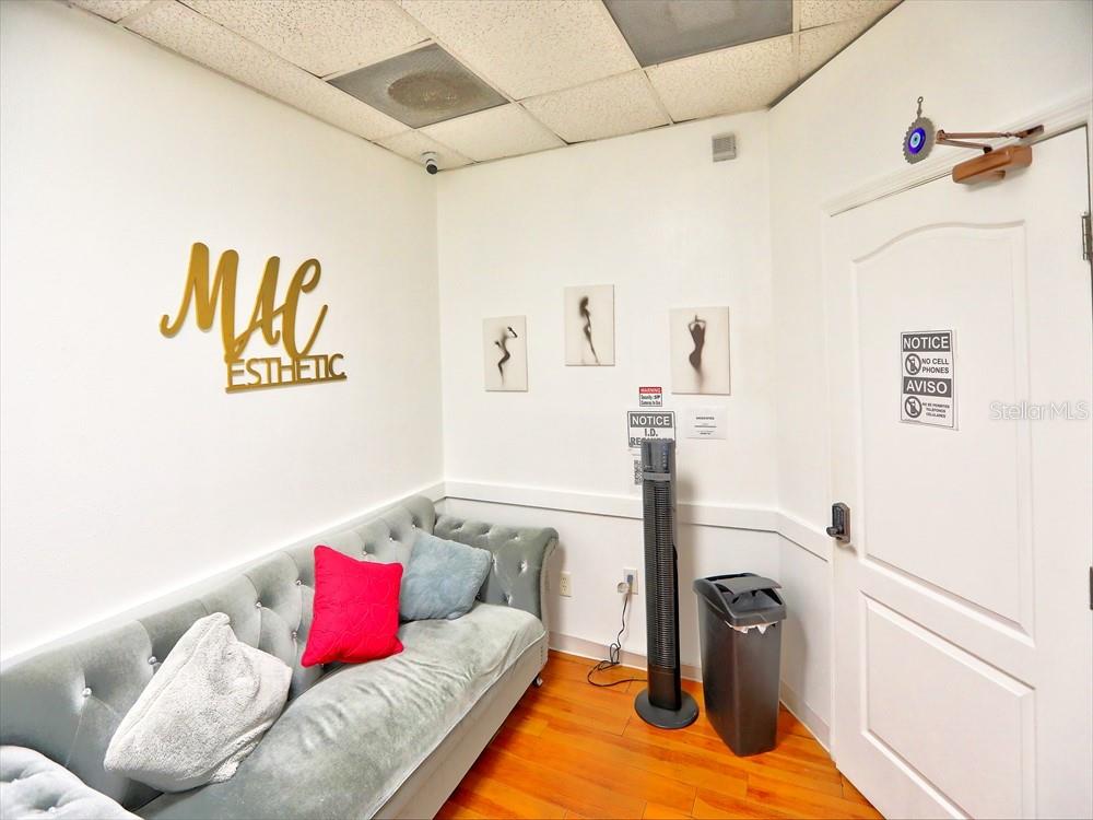 631 E OAK RIDGE RD, ORLANDO, FL, 32809