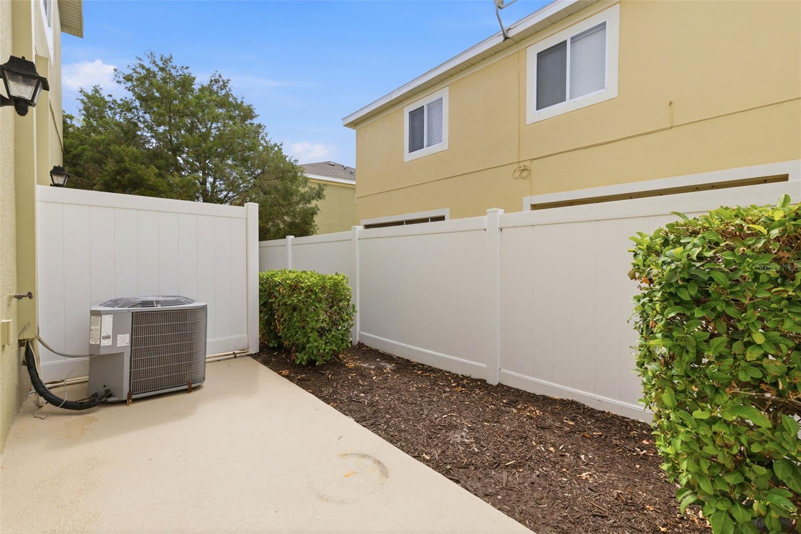 8545 TRAIL WIND DR, TAMPA, FL, 33647