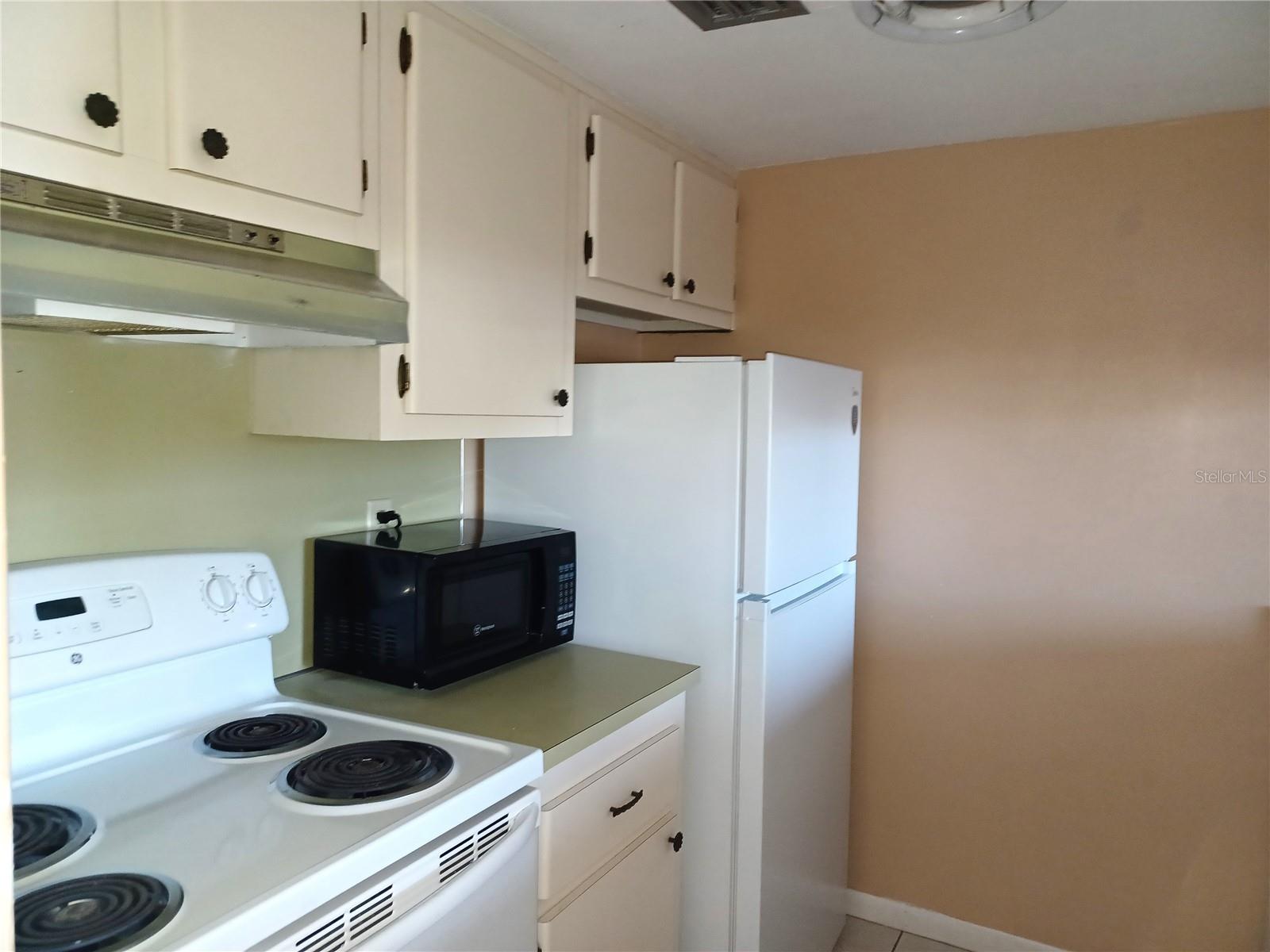 2525 W BAY DR #B22, LARGO, FL, 33770