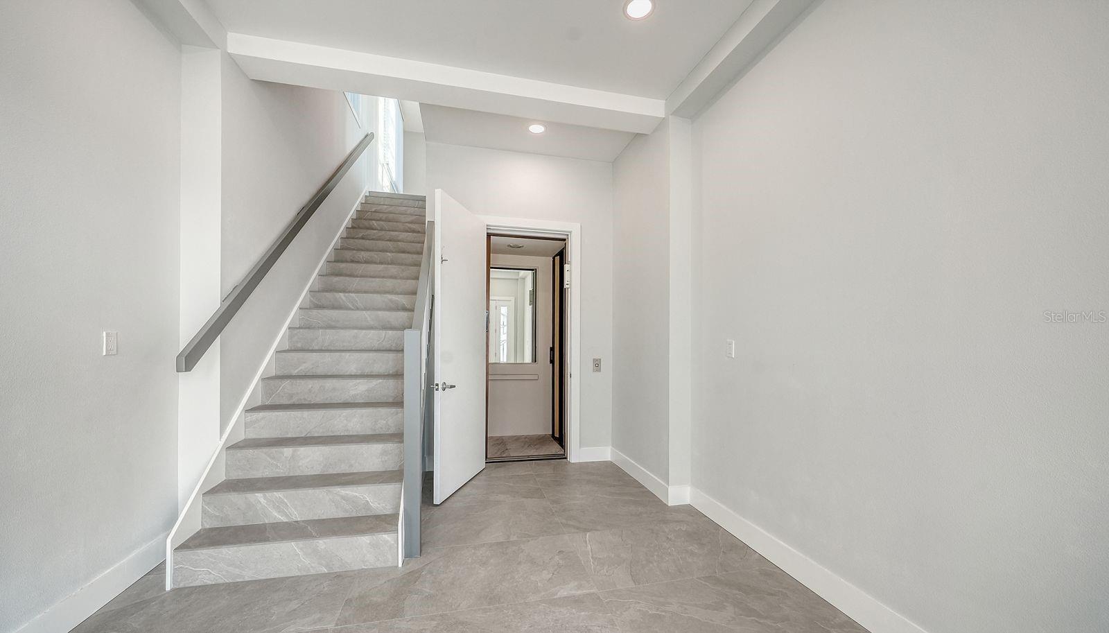 9200 BLIND PASS RD, SARASOTA, FL, 34242