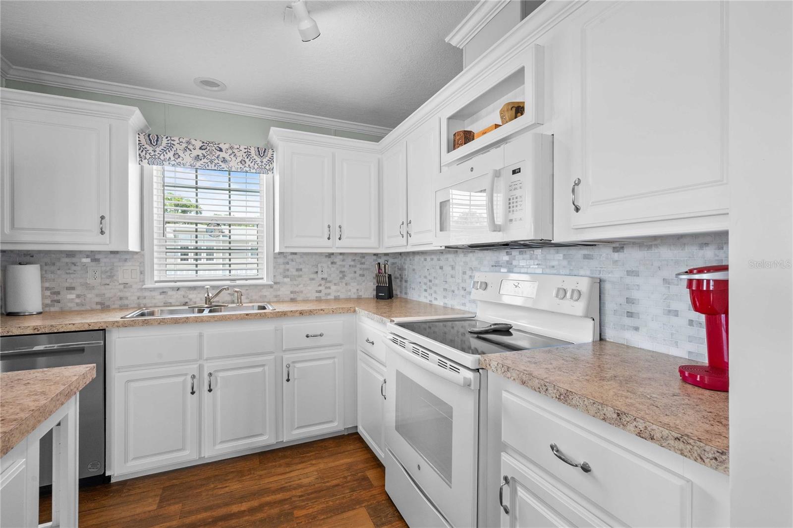 10042 COLLINGWOOD AVE, DADE CITY, FL, 33525