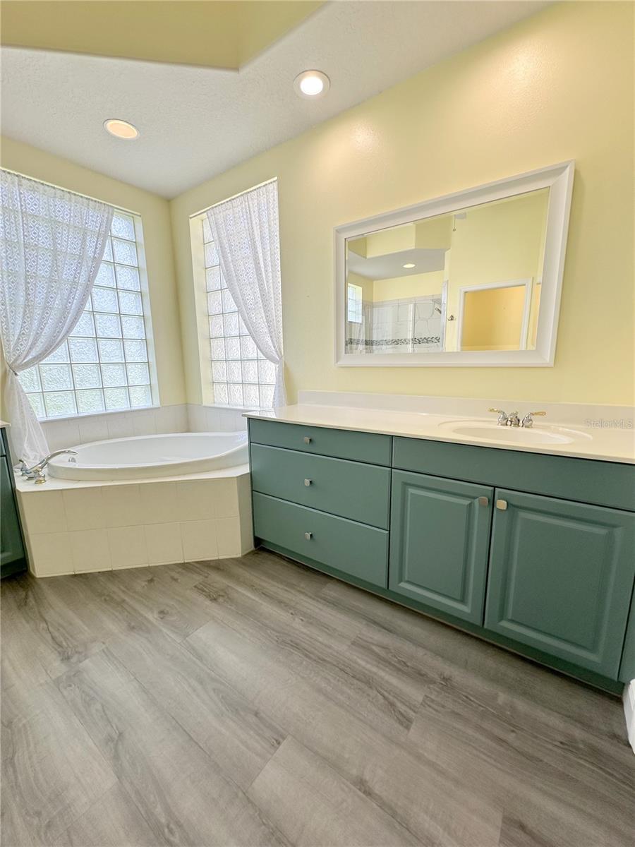 8899 EAGLE BAY CT, NORTH PORT, FL, 34287