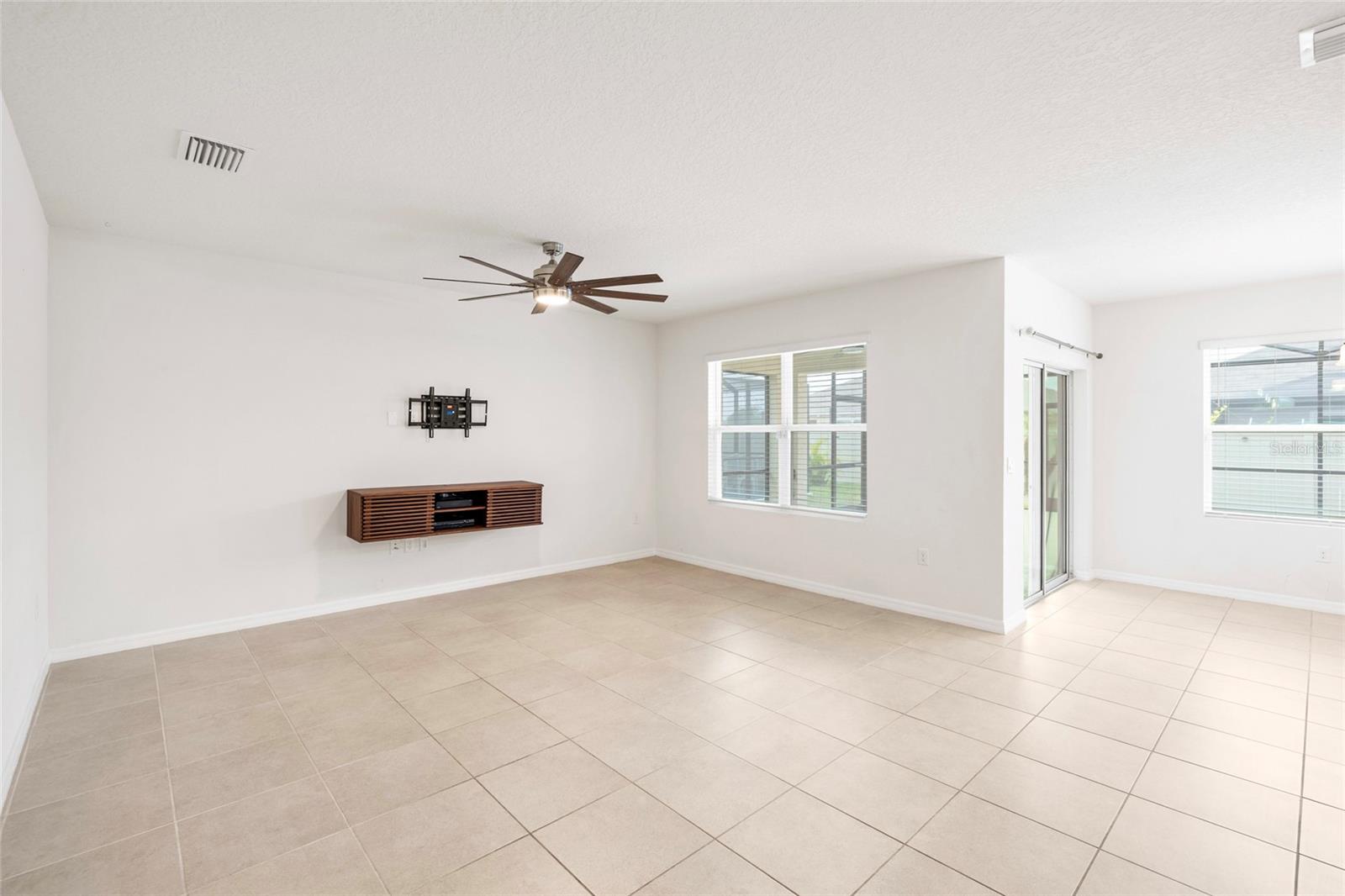 1523 GLEN GROVE LOOP, WESLEY CHAPEL, FL, 33543
