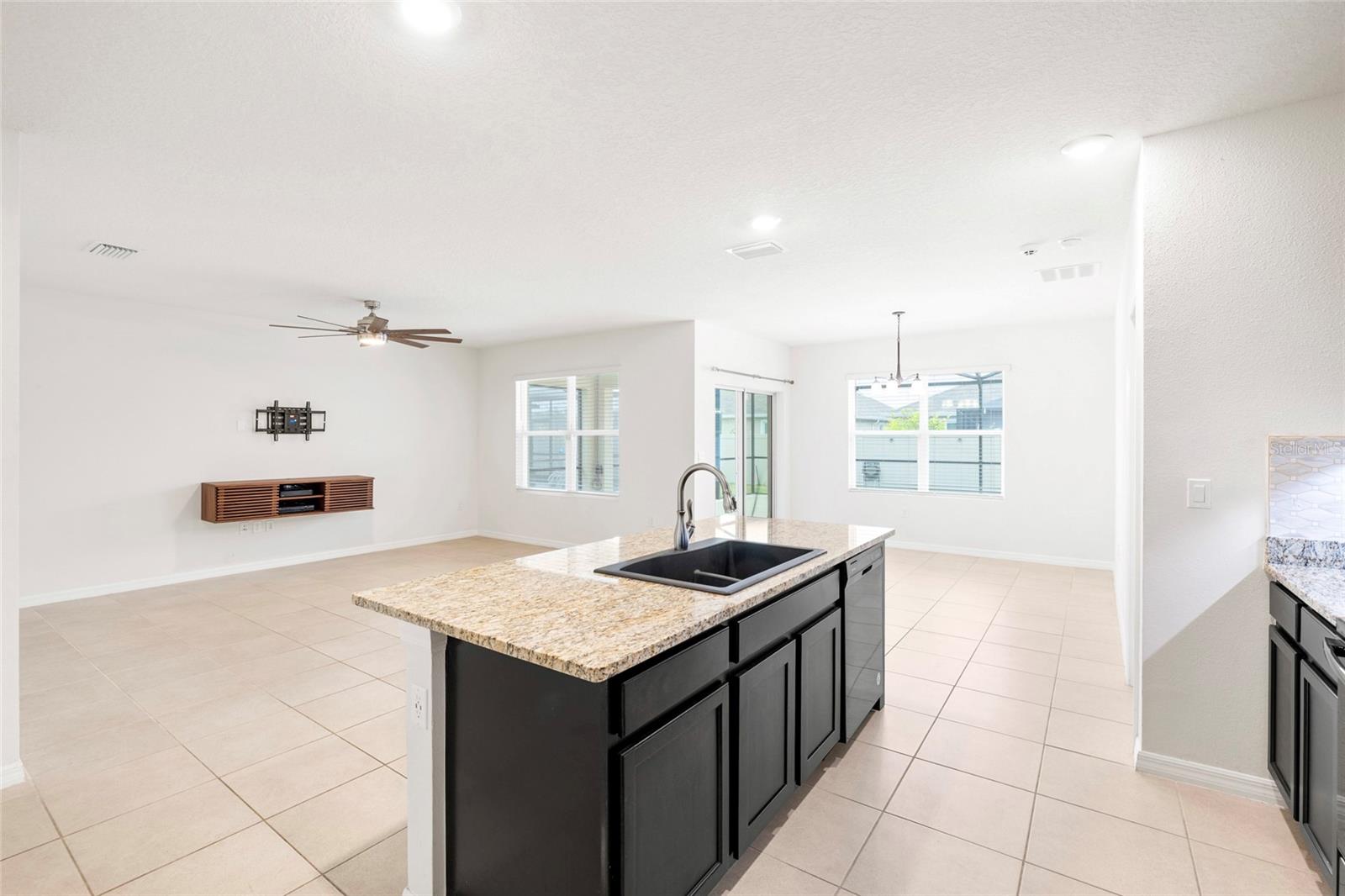 1523 GLEN GROVE LOOP, WESLEY CHAPEL, FL, 33543