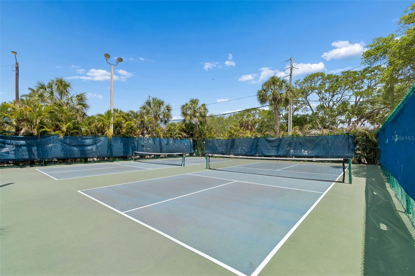 318 LA HACIENDA DR, INDIAN ROCKS BEACH, FL, 33785